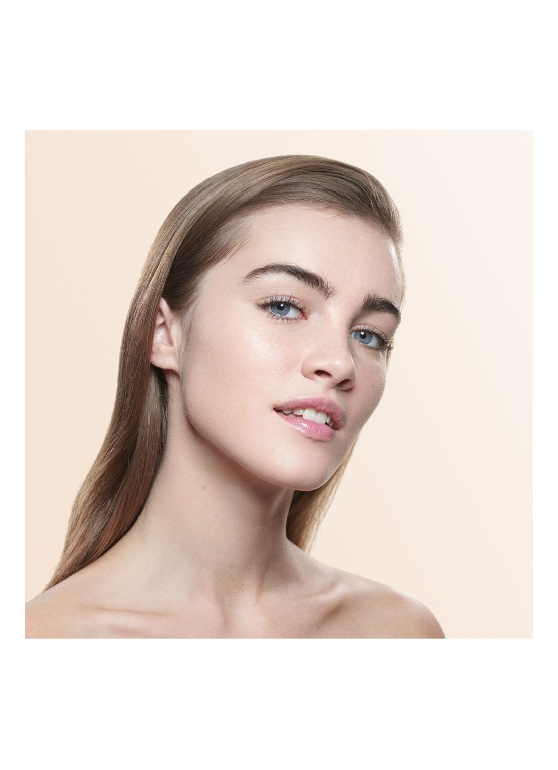 Armani Beauty Luminous Silk Foundation - detail 4 5