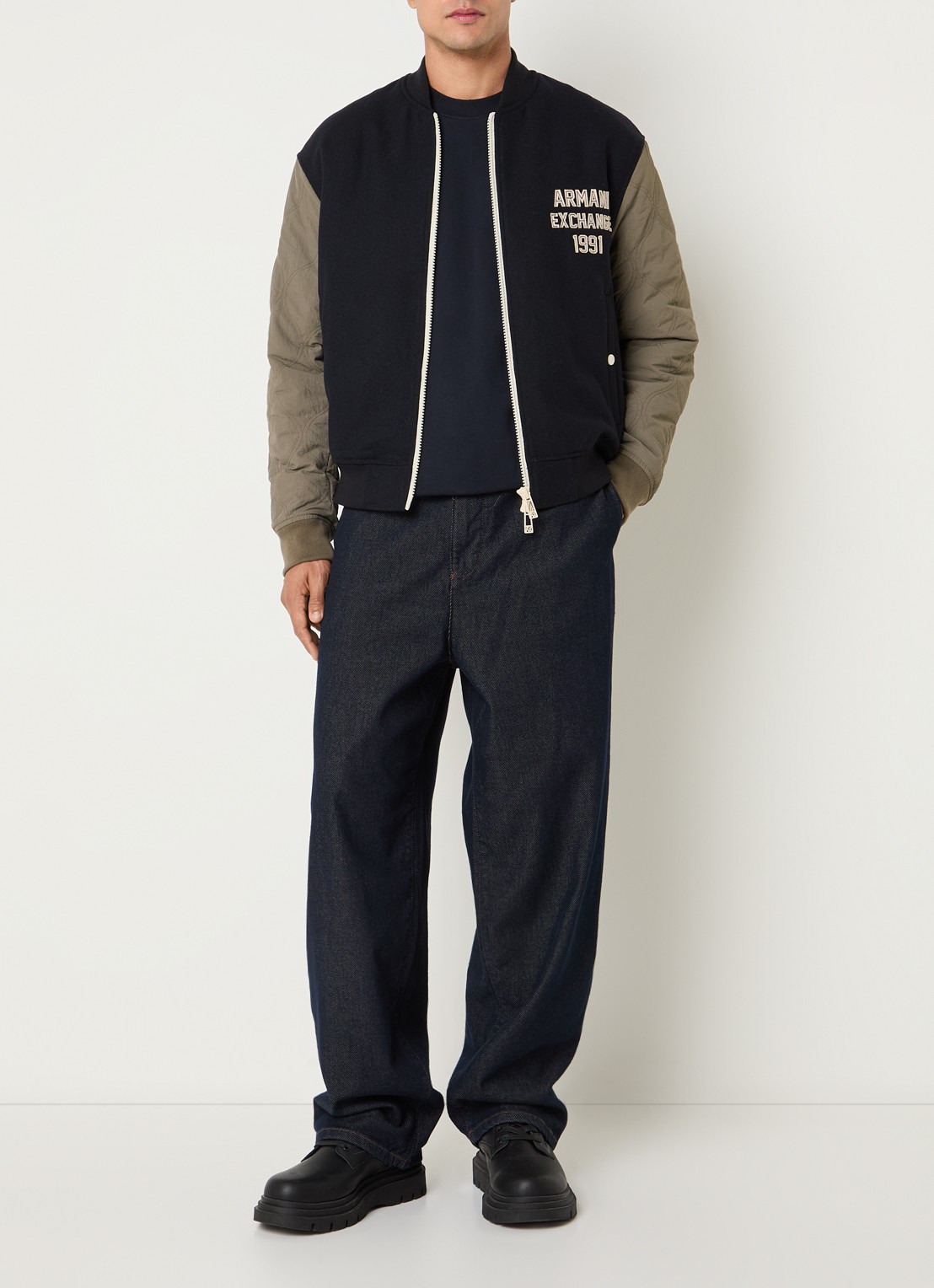 Armani Bomberjack in scheerwolblend met logoborduring en quilt patroon - voorkant 3 donkerblauw