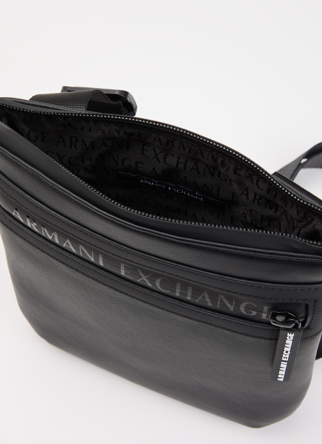 Armani Crossbody tas met logo  - detail 2 zwart