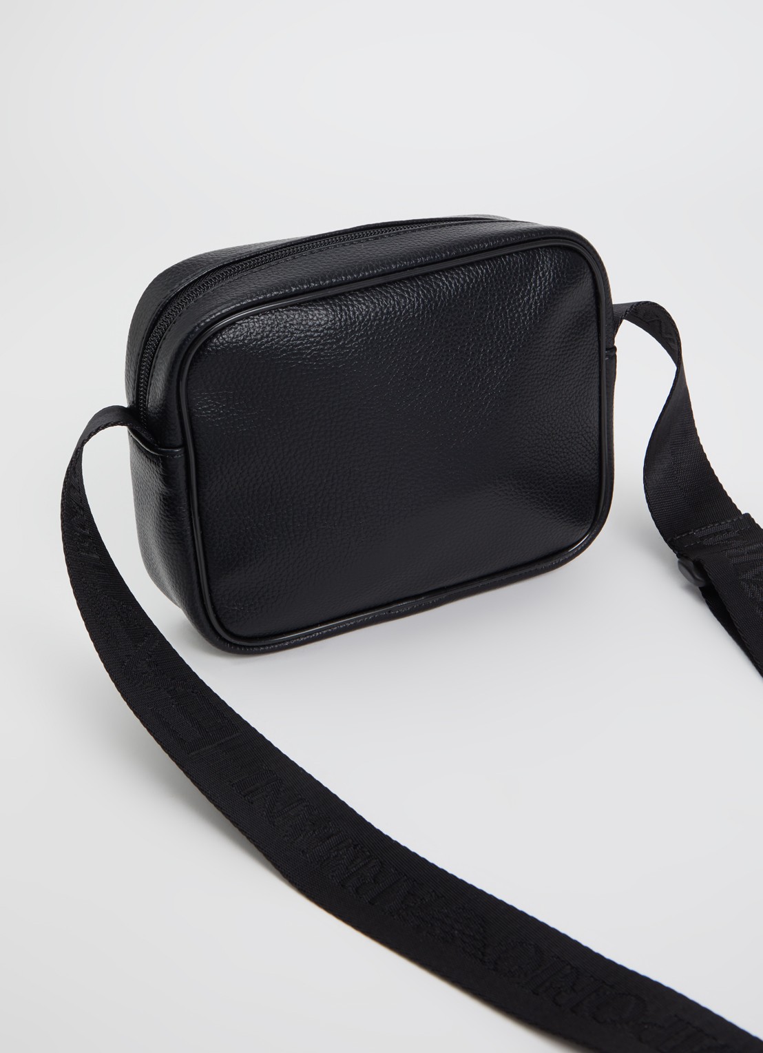 Armani crossbodytas met logo - achterkant zwart
