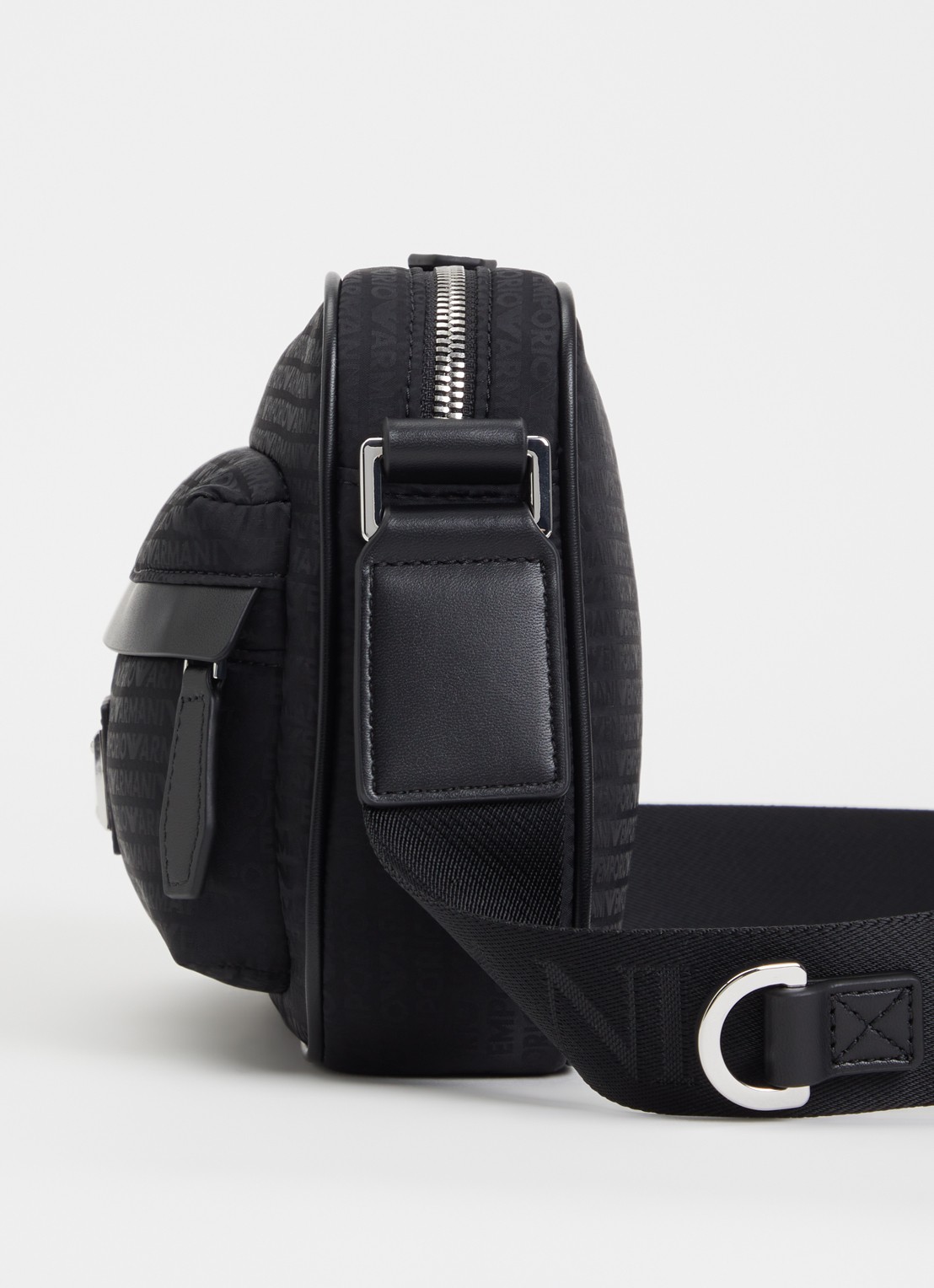 Armani Crossbodytas met logoprint en verstelbare schouderriem - detail 3 zwart
