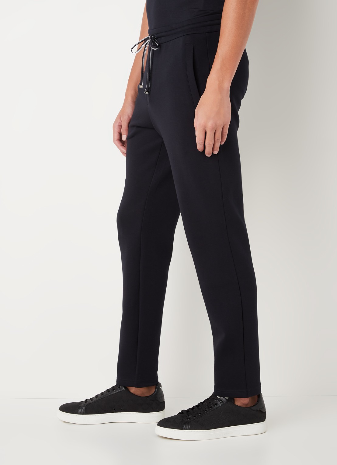 Armani Essential tapered fit joggingbroek met steekzakken - detail 3 donkerblauw