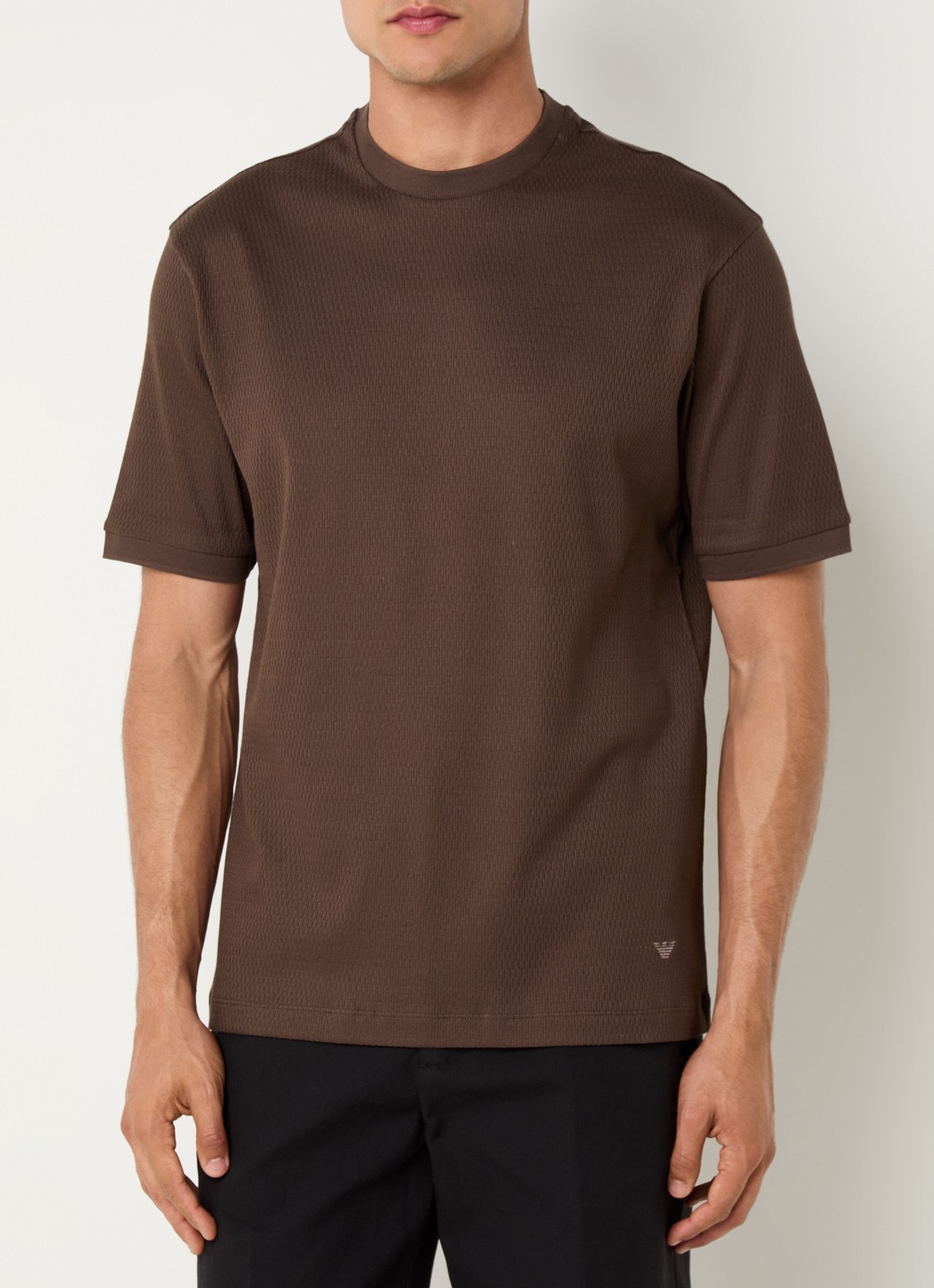 Armani Fijngebreid T-shirt met ingebreid patroon - detail 2 donkerbruin