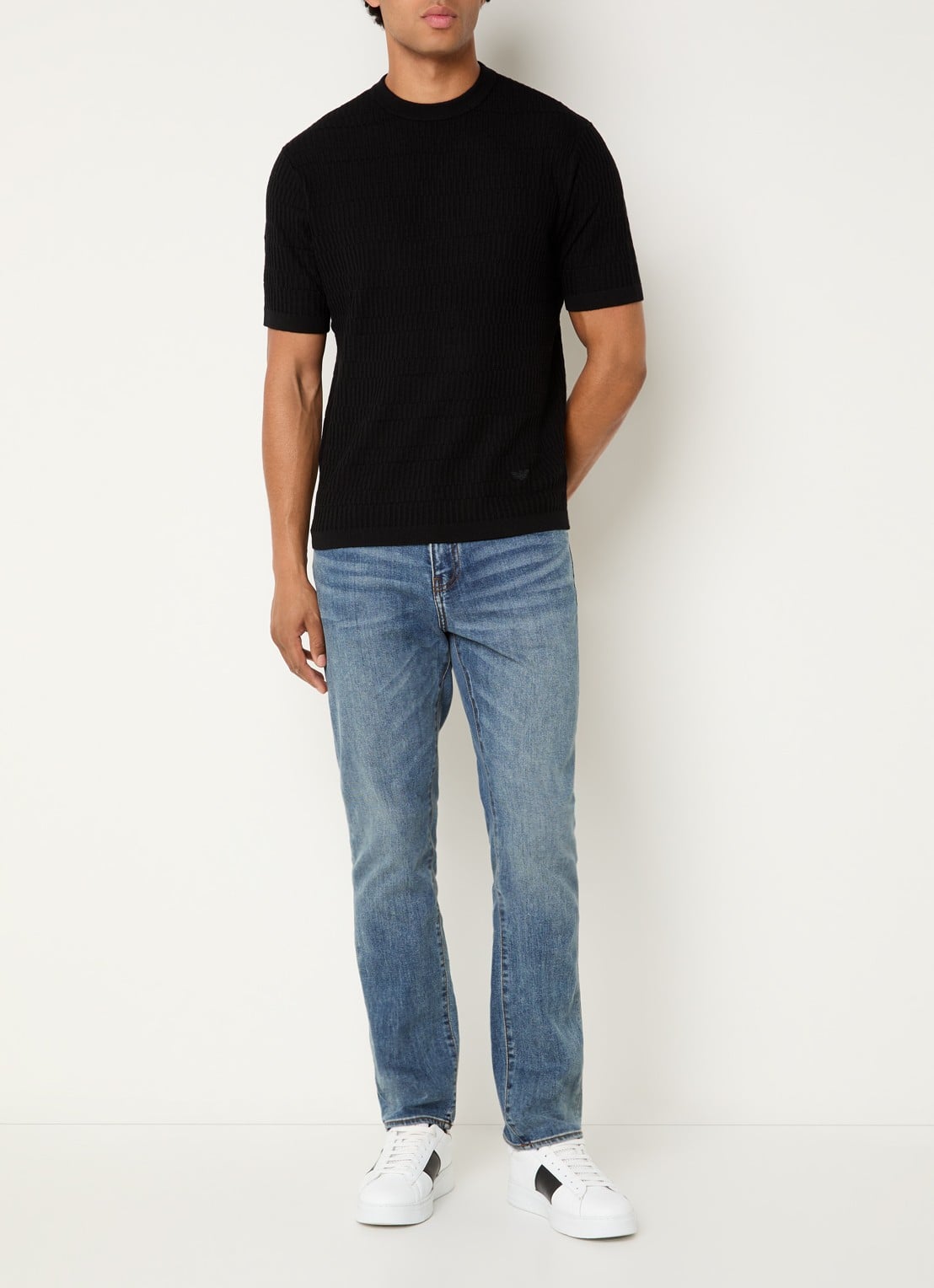 Armani Fijngebreid T-shirt van wol met structuur - voorkant 4 zwart