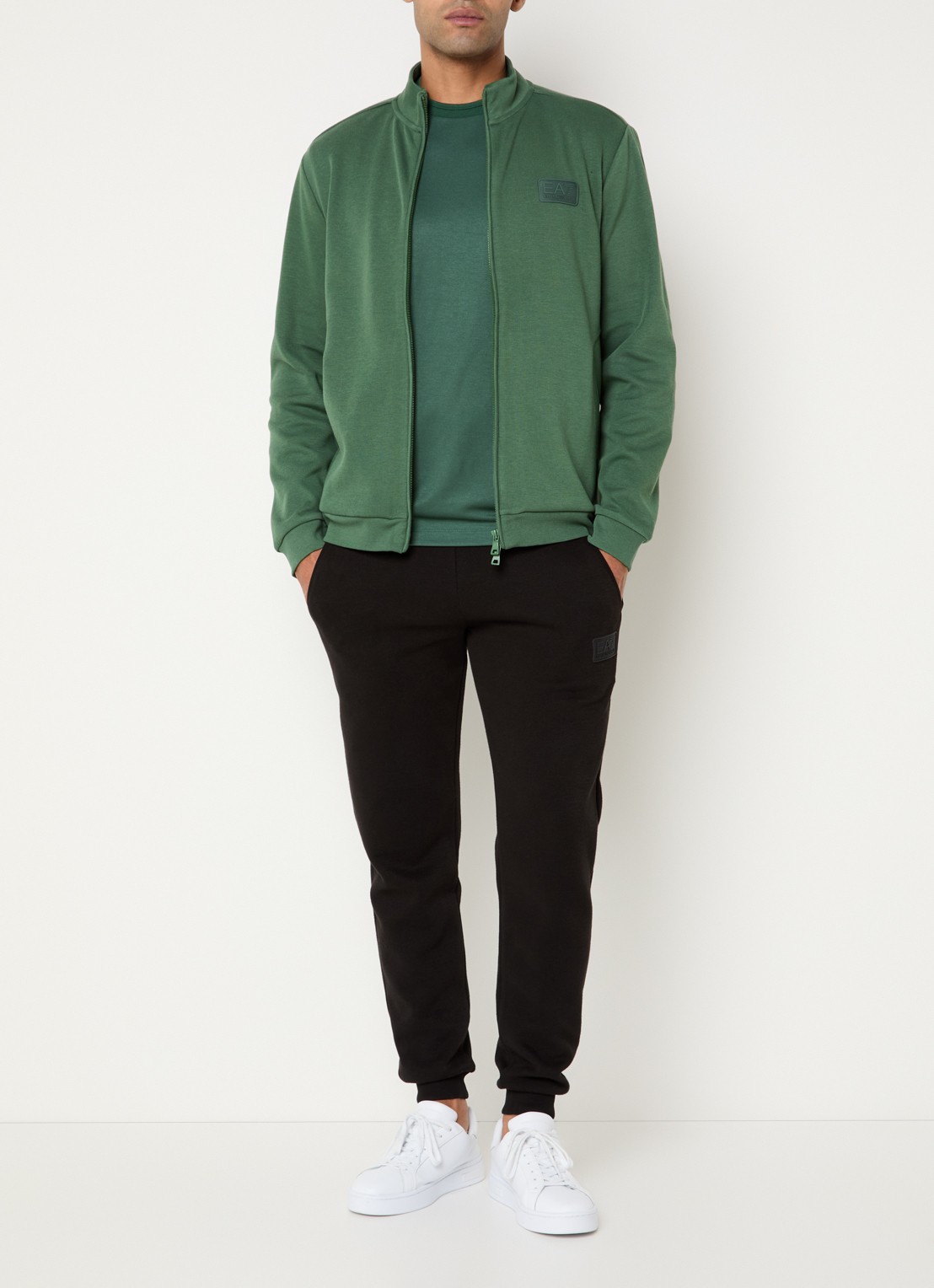 Armani Fijngebreid vest met logo - voorkant 4 donkergroen