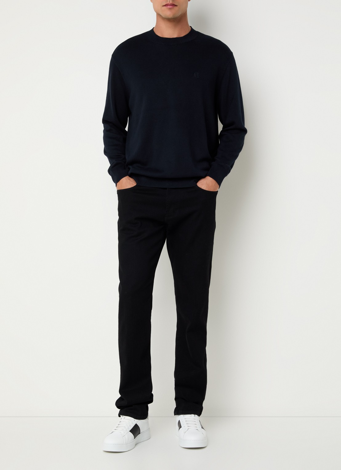 Armani Fijngebreide pullover in zijdeblend met logoborduring - voorkant 3 donkerblauw