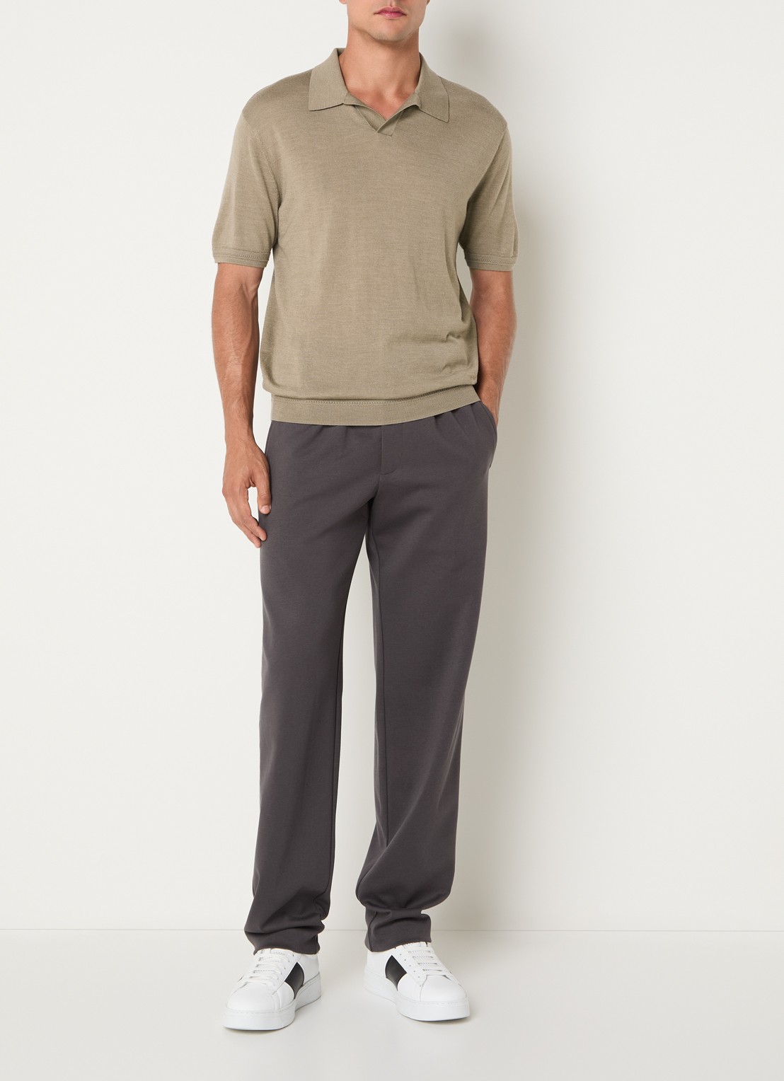 Armani Fijngebreide regular fit polo in zijdeblend - voorkant 4 zand