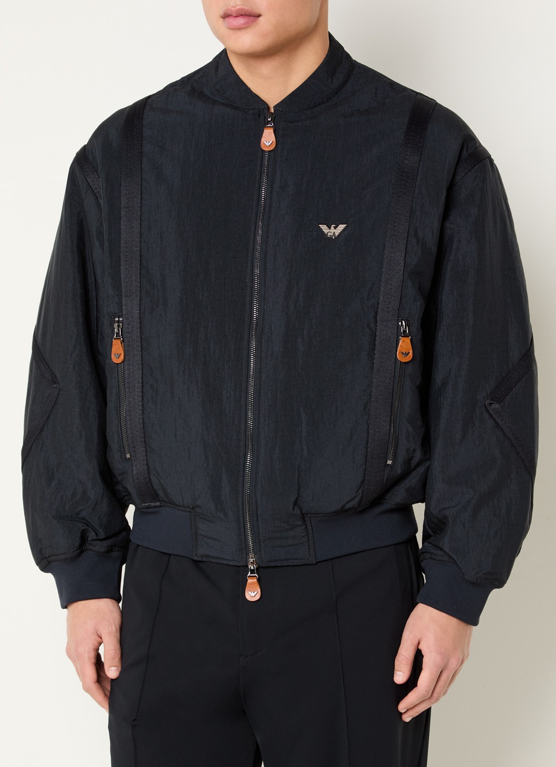 Armani Gewatteerd bomberjack met logo en ritszakken - detail 2 donkerblauw