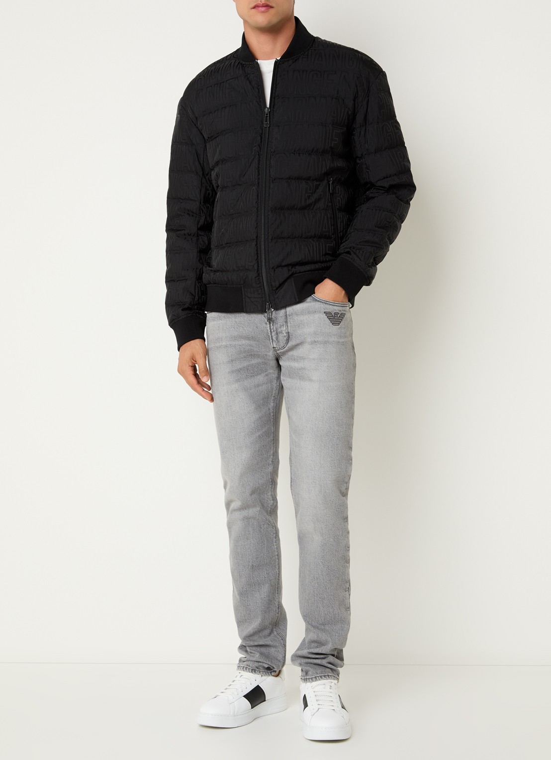 Armani Gewatteerd bomberjack met logoprint - voorkant 3 zwart