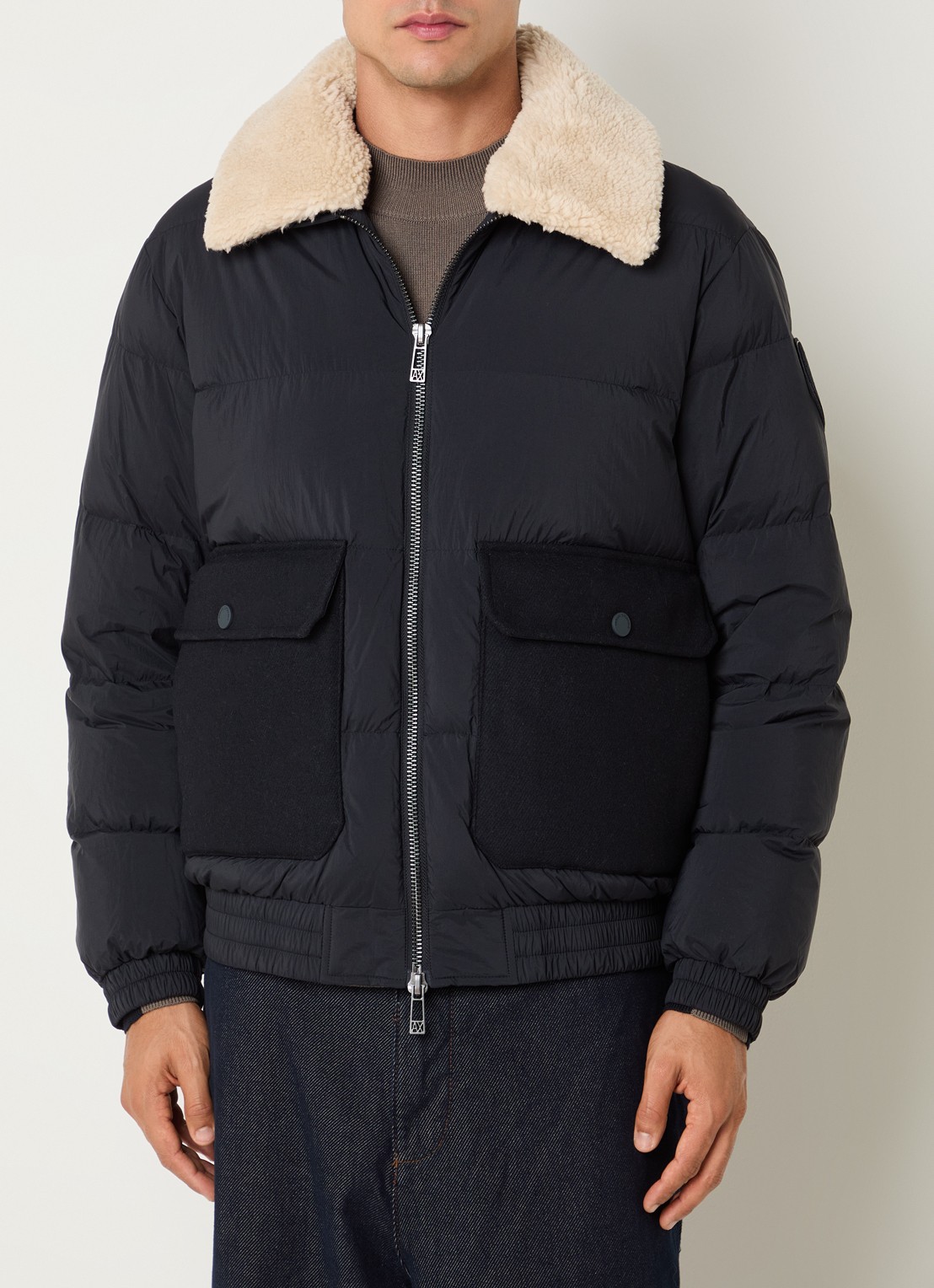 Armani Gewatteerd jack met kraag van imitatiebont en donsvulling - detail 4 donkerblauw