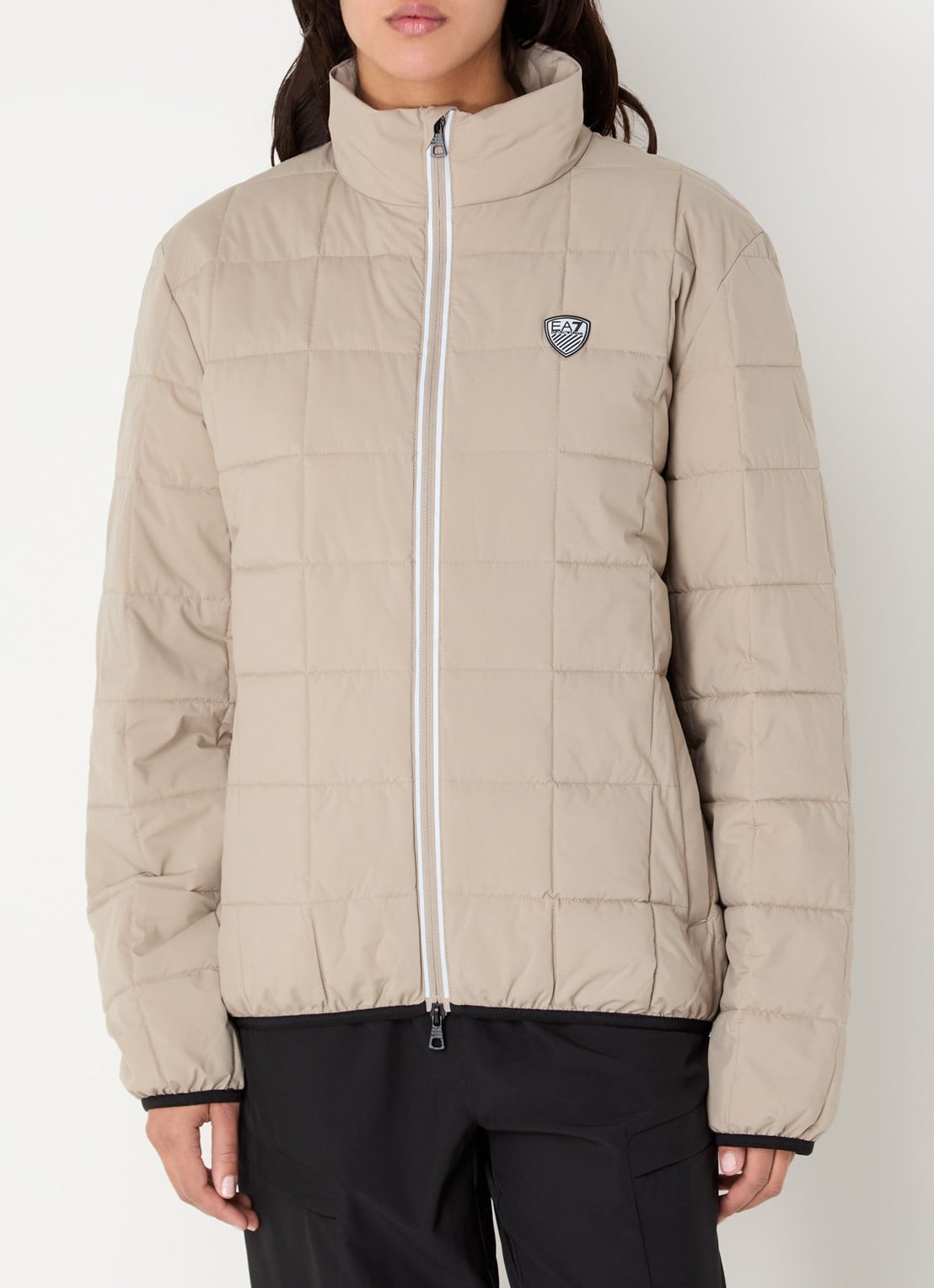 Armani Gewatteerd jack met logo en donsvulling - detail 2 donkerbeige