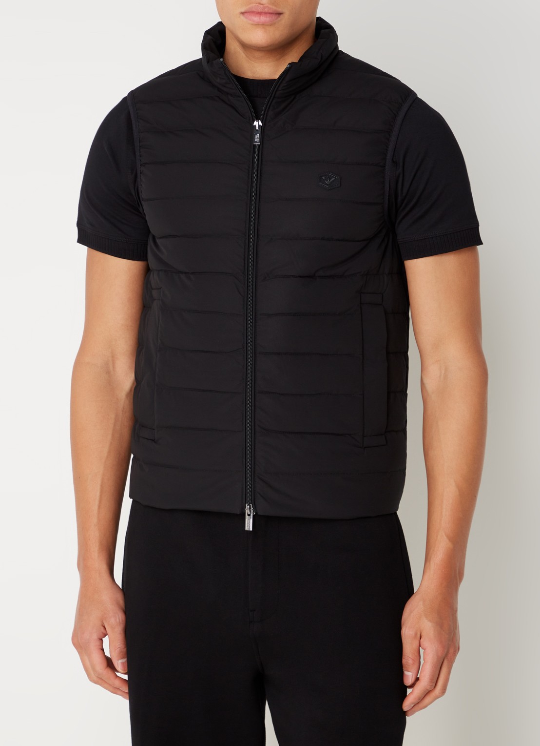 Armani Gewatteerde bodywarmer met donsvulling en logo - detail zwart