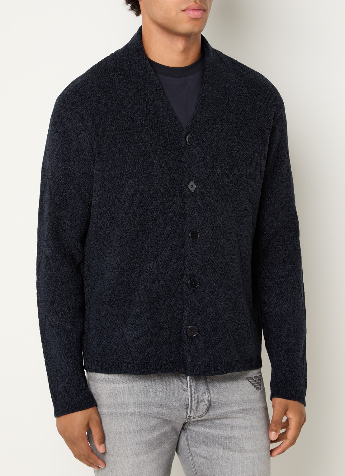 Armani Grofgebreid vest in wolblend met V-hals - detail donkerblauw