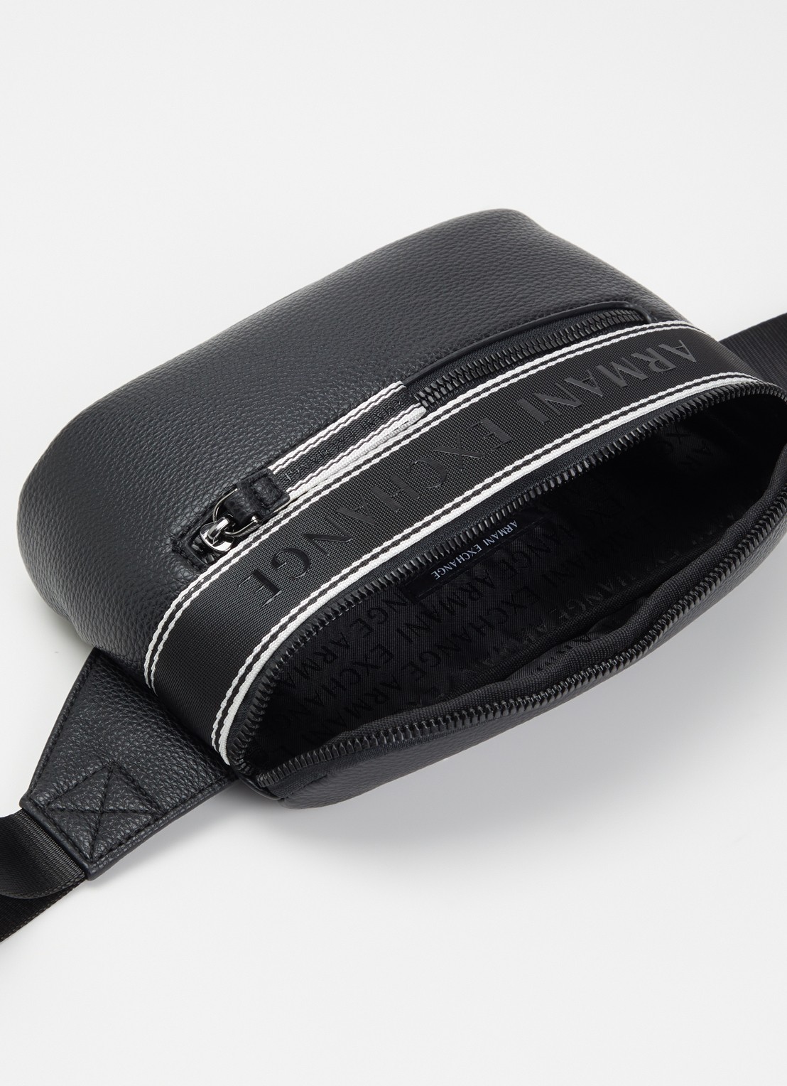 Armani Heuptas met logo  - detail zwart