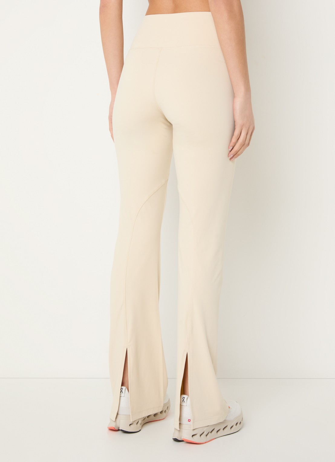 Armani High waist flared fit trainingsbroek - achterkant vanillegeel