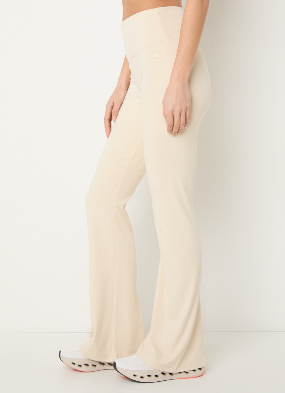 Armani High waist flared fit trainingsbroek - detail 3 vanillegeel