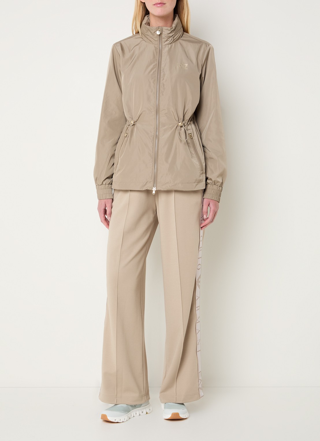 Armani High waist loose fit joggingsbroek met logo - voorkant 4 khaki