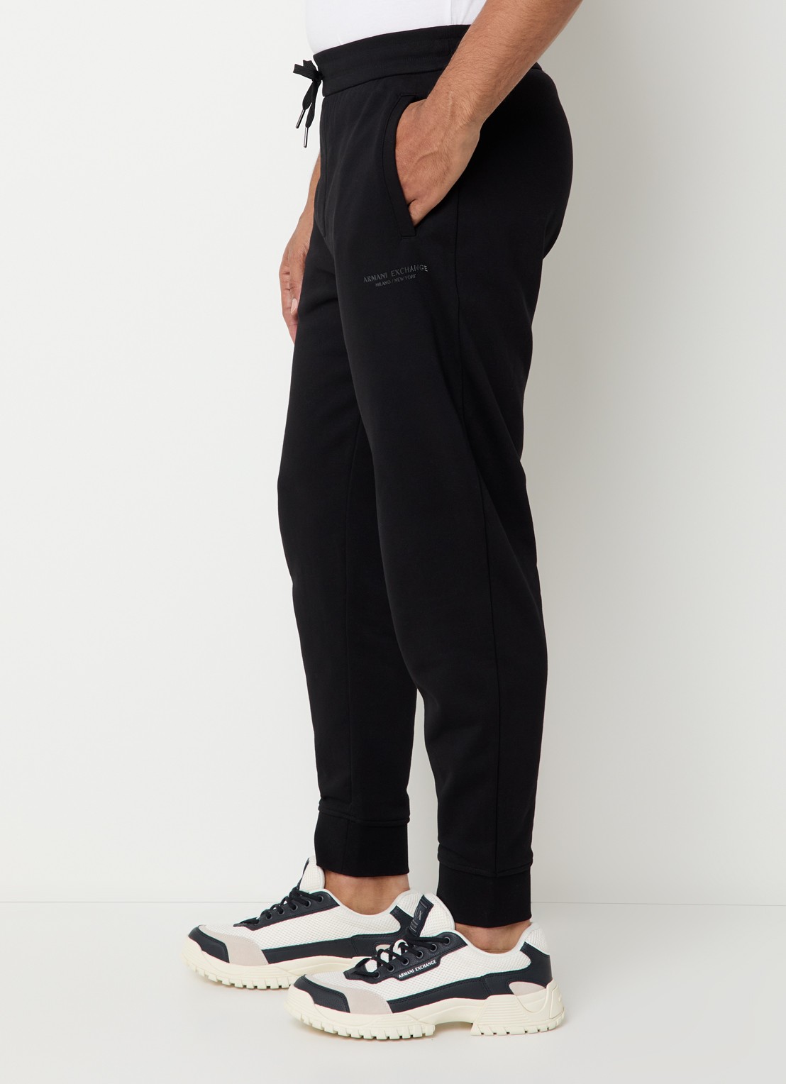 Armani High waist tapered fit joggingbroek met steekzakken - detail 2 zwart