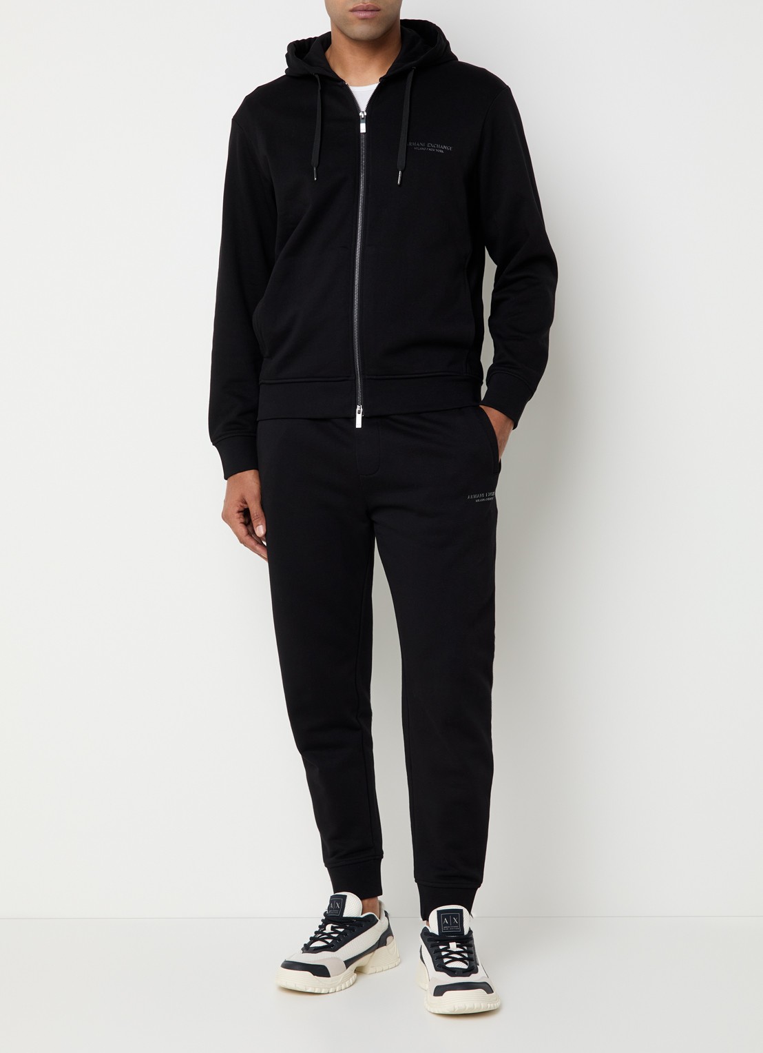 Armani High waist tapered fit joggingbroek met steekzakken - voorkant 5 zwart