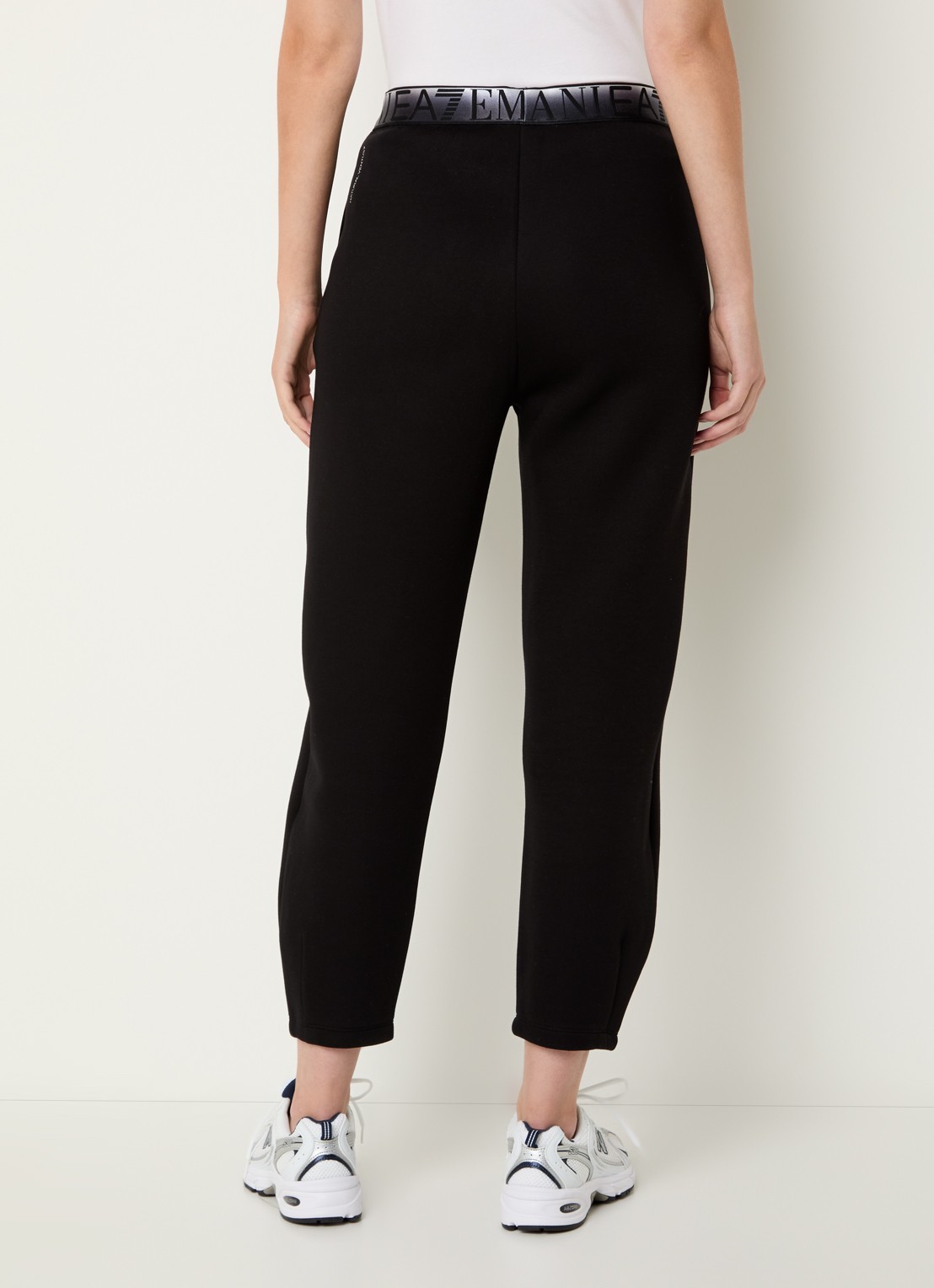 Armani High waist tapered fit joggingbroek met steekzakken - achterkant zwart