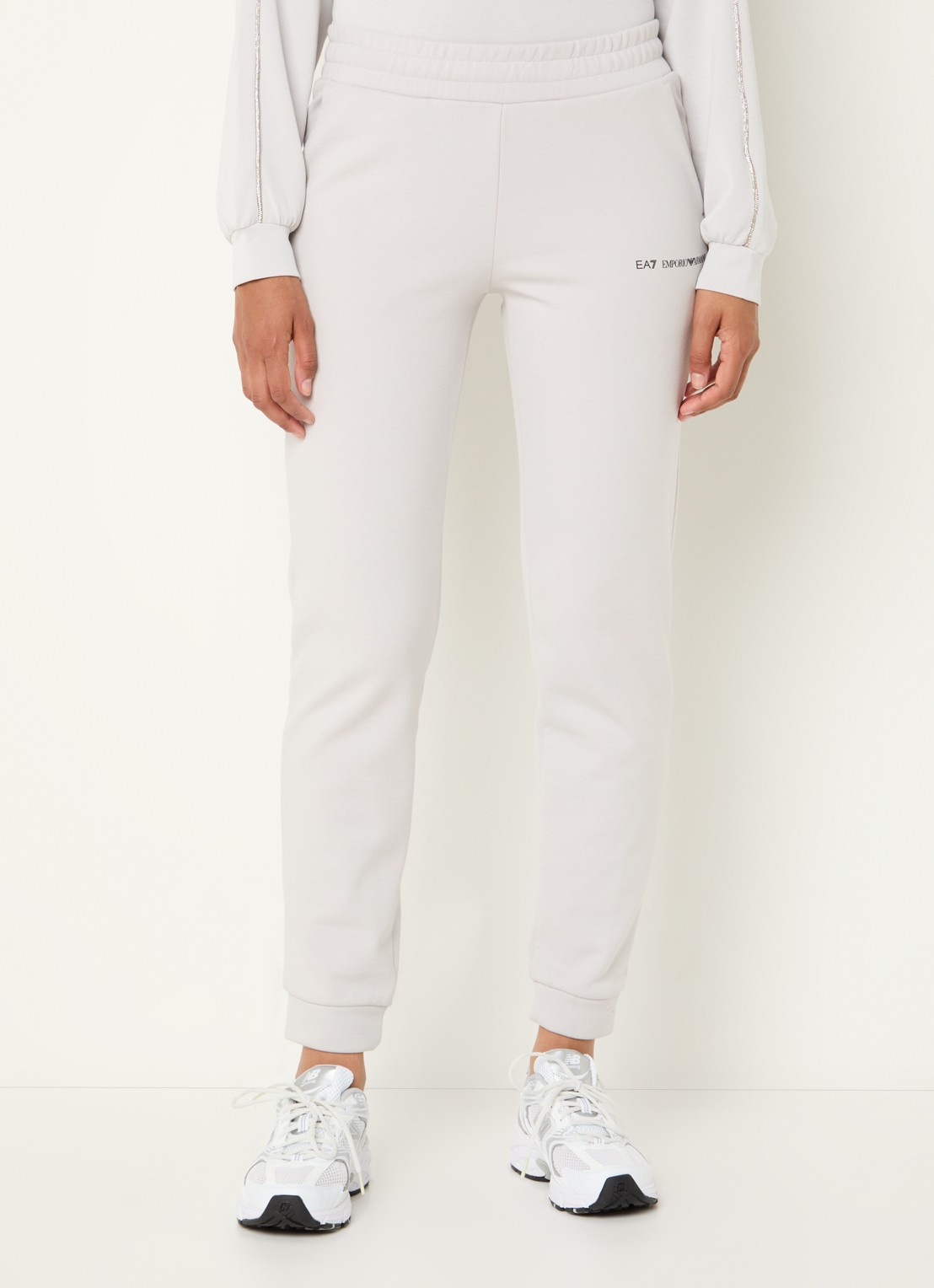 Armani High waist tapered fit joggingsbroek met logo - detail beige