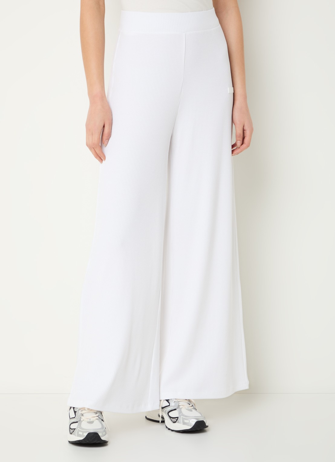 Armani High waist wide fit broek met ribstructuur en logo - detail 2 wit