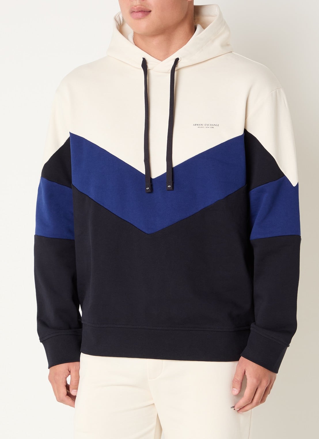 Armani Hoodie met logo - detail 2 gebroken wit