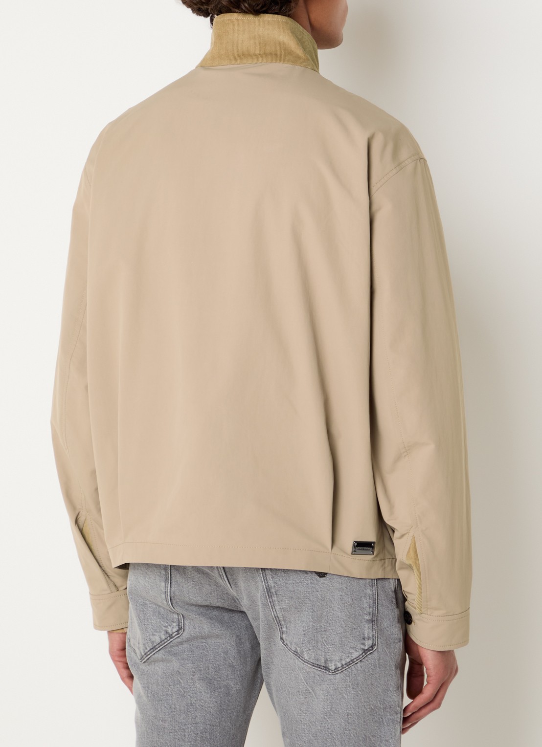Armani Jack met klepzakken - achterkant 2 beige