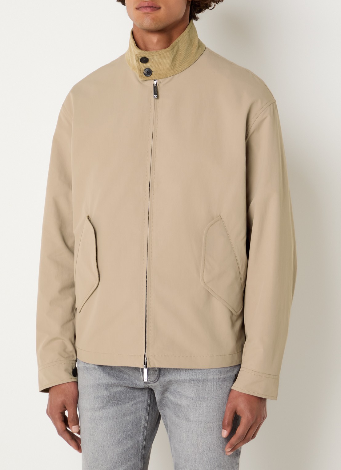 Armani Jack met klepzakken - detail beige