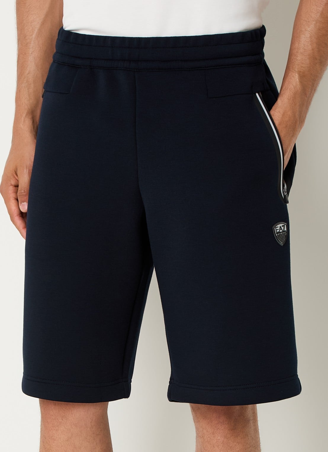 Armani Loose fit joggingbroek met trekkoord en logo - detail donkerblauw