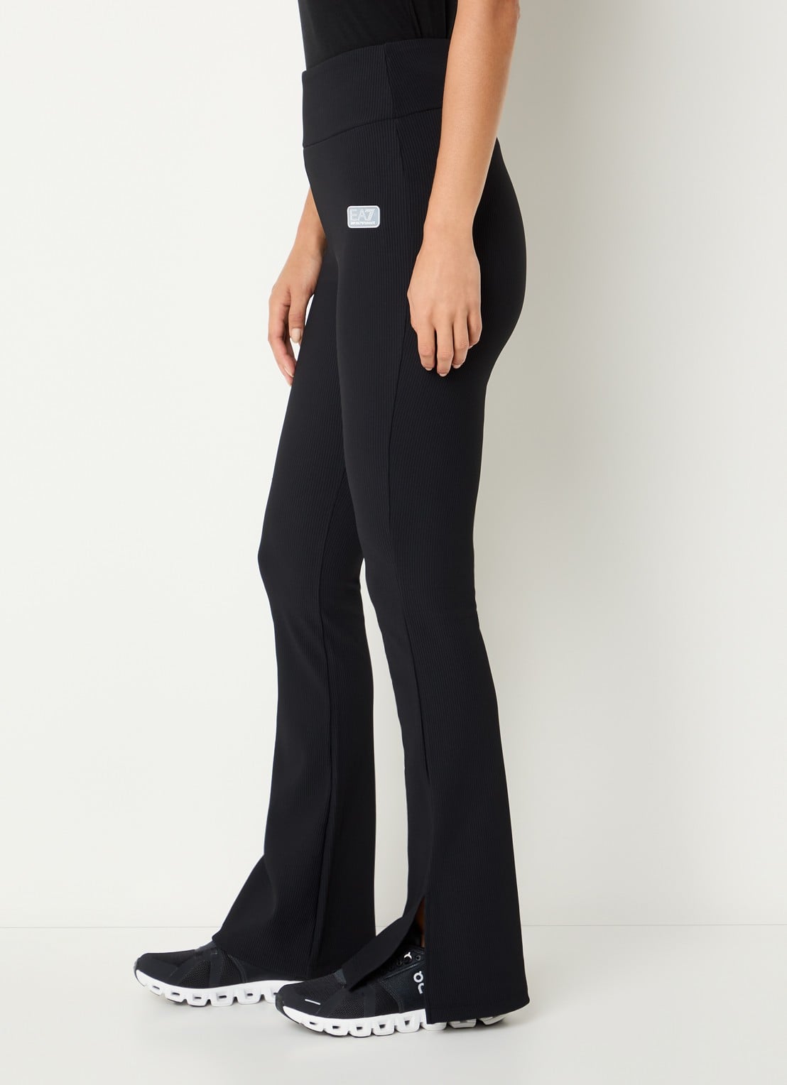 Armani Mid waist flared fit trainingslegging met plisse  - detail 2 zwart