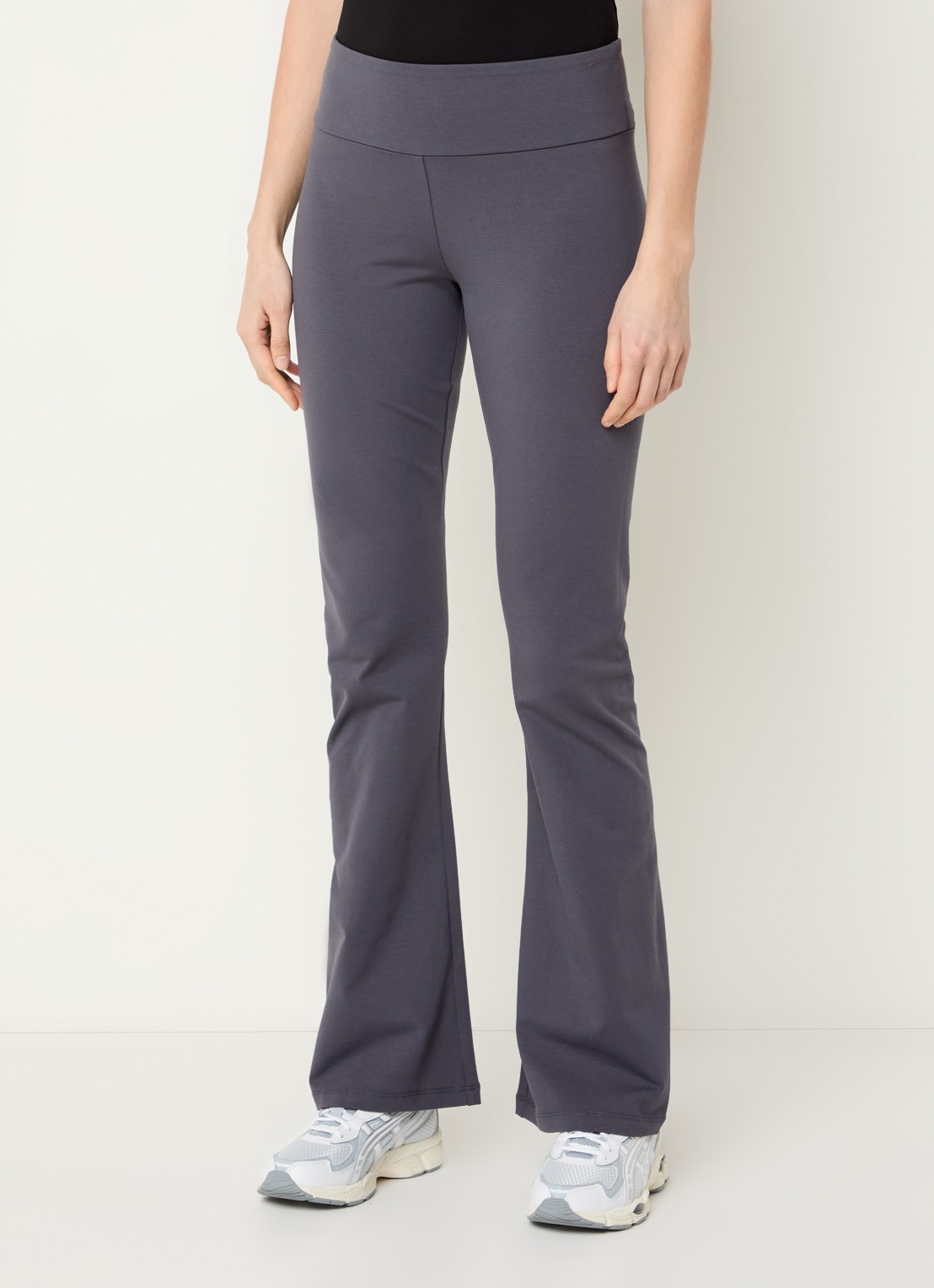 Armani Mid waist flared legging met logo - detail 4 donkergrijs