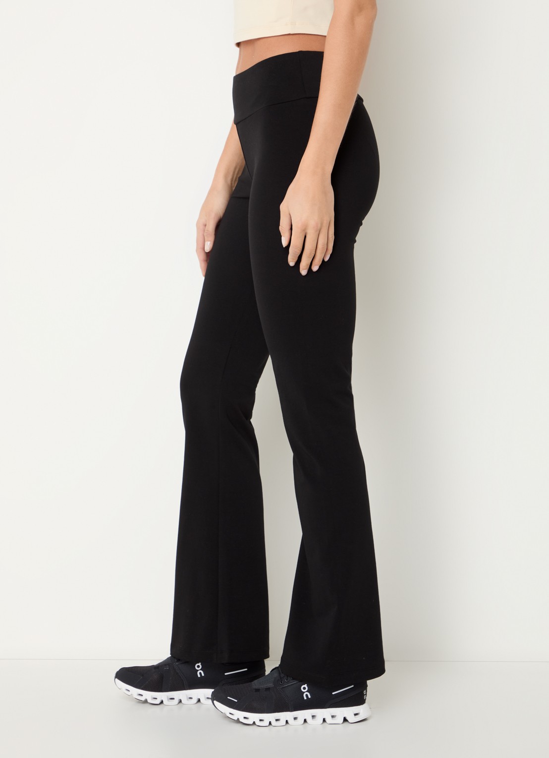 Armani Mid waist flared legging met logo - detail 2 zwart