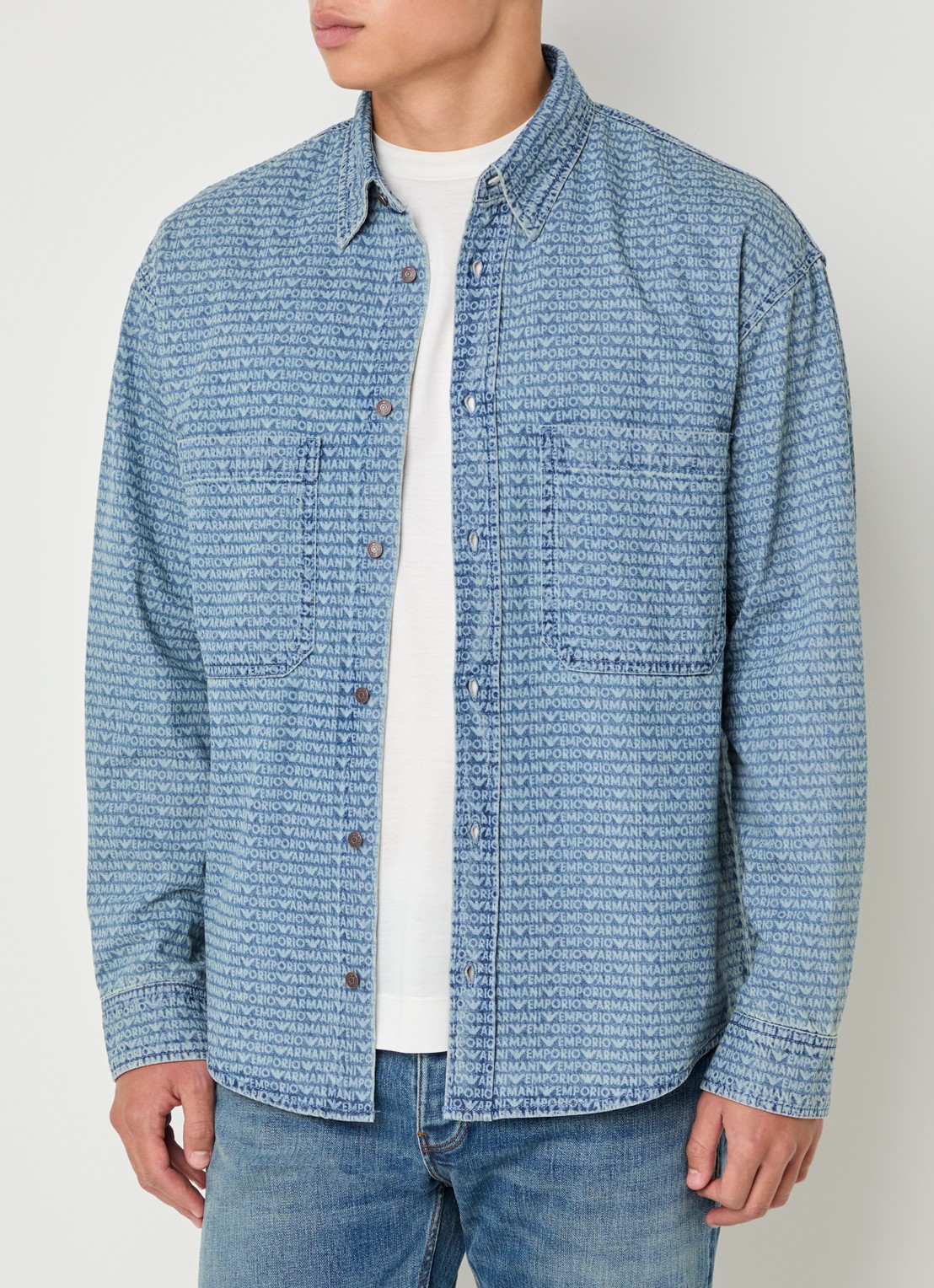 Armani Overshirt van denim met logoprint - detail indigo