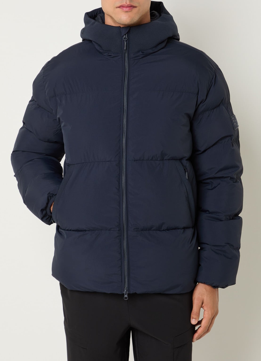 Armani Puffer jack met capuchon en steekzakken - detail 4 royalblauw