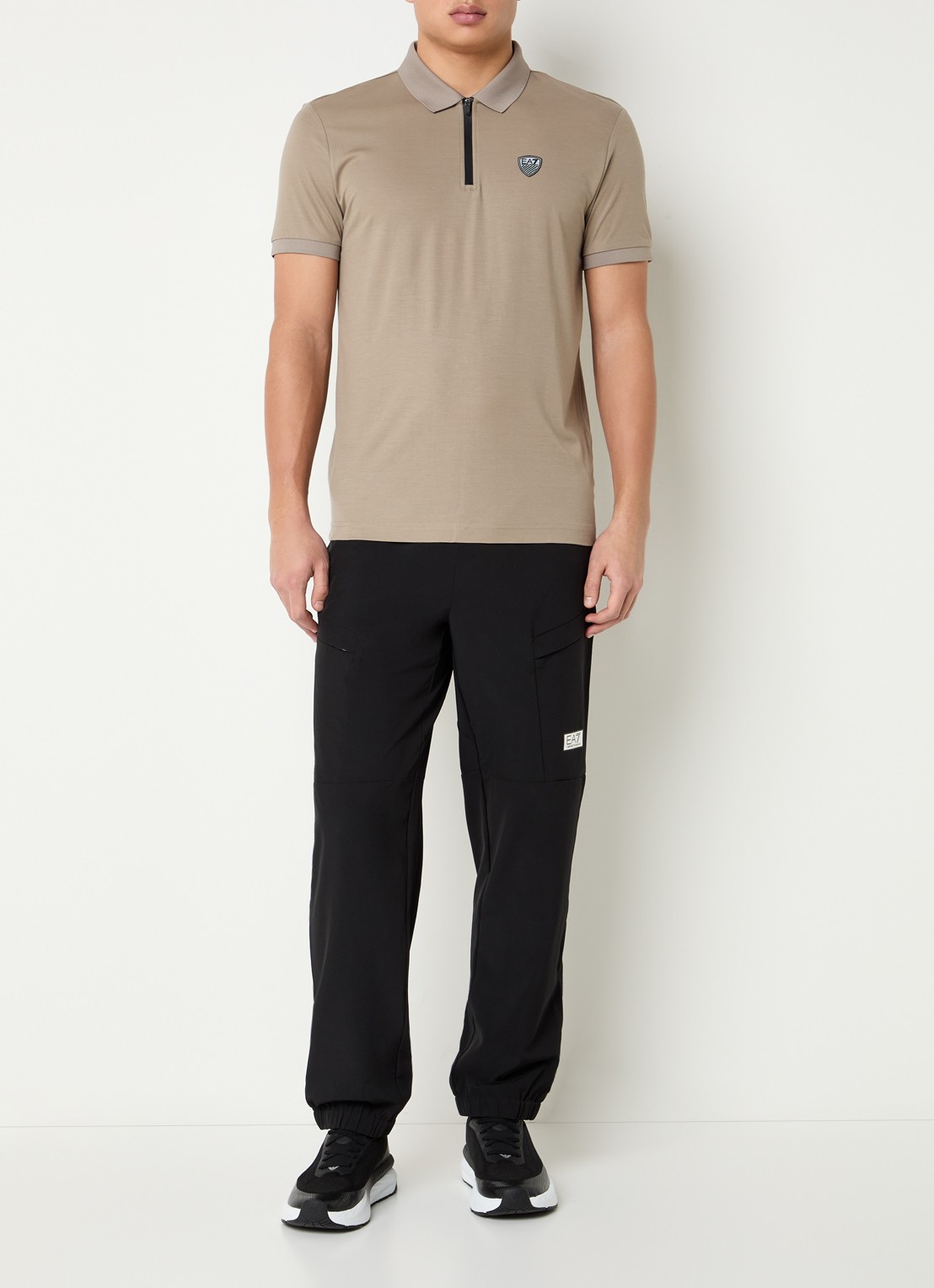 Armani Regular fit polo met logo en halve rits - voorkant 3 beige