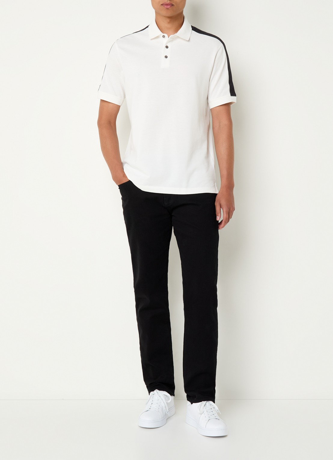 Armani Regular fit polo met logoband - voorkant 3 gebroken wit