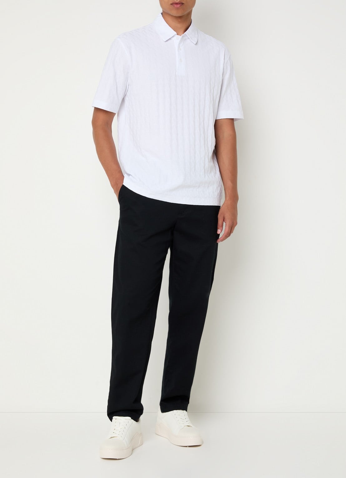 Armani Regular fit polo met logoborduring - voorkant 3 gebroken wit