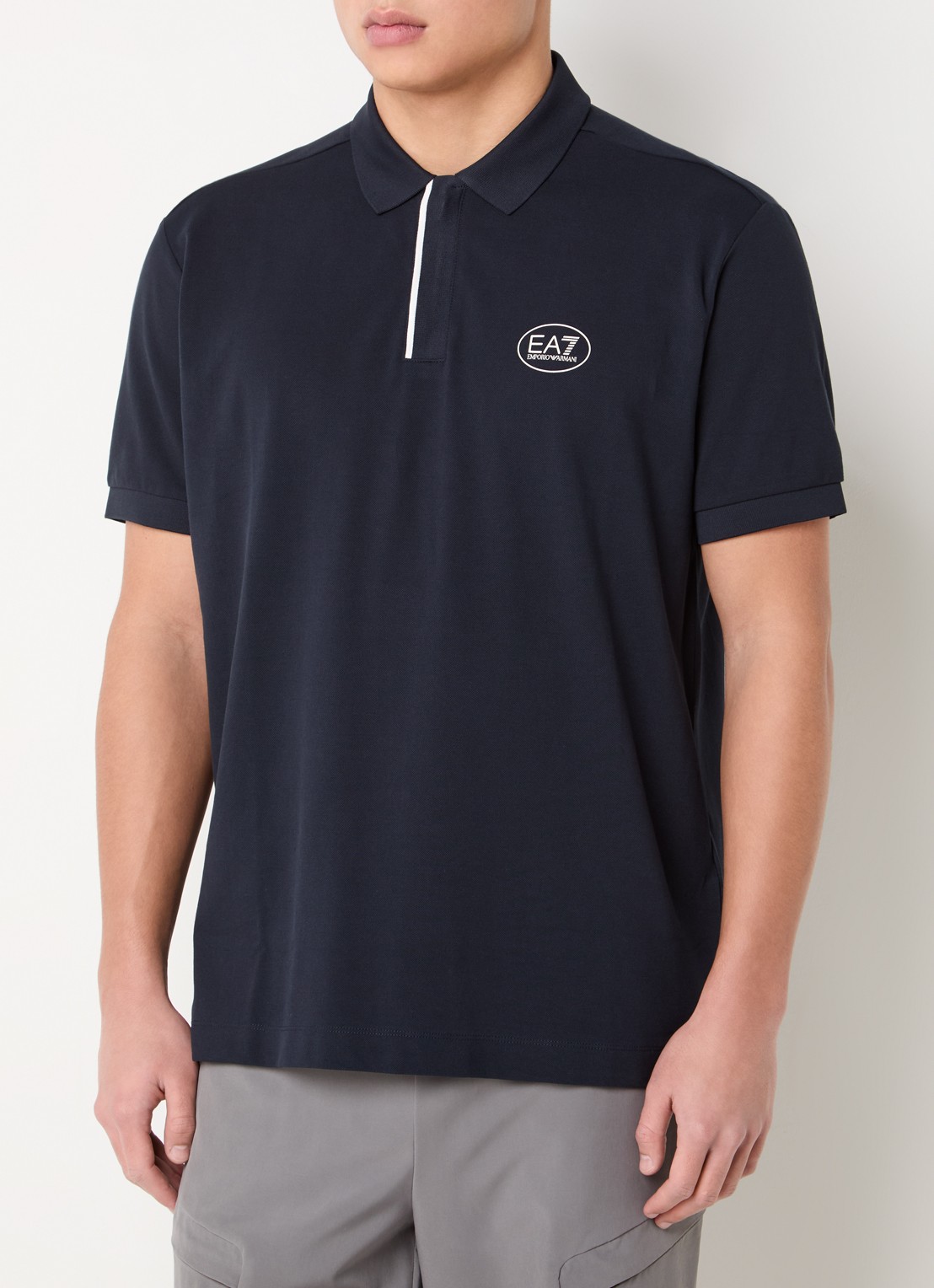 Armani Regular fit polo met logoprint - detail 4 zwart