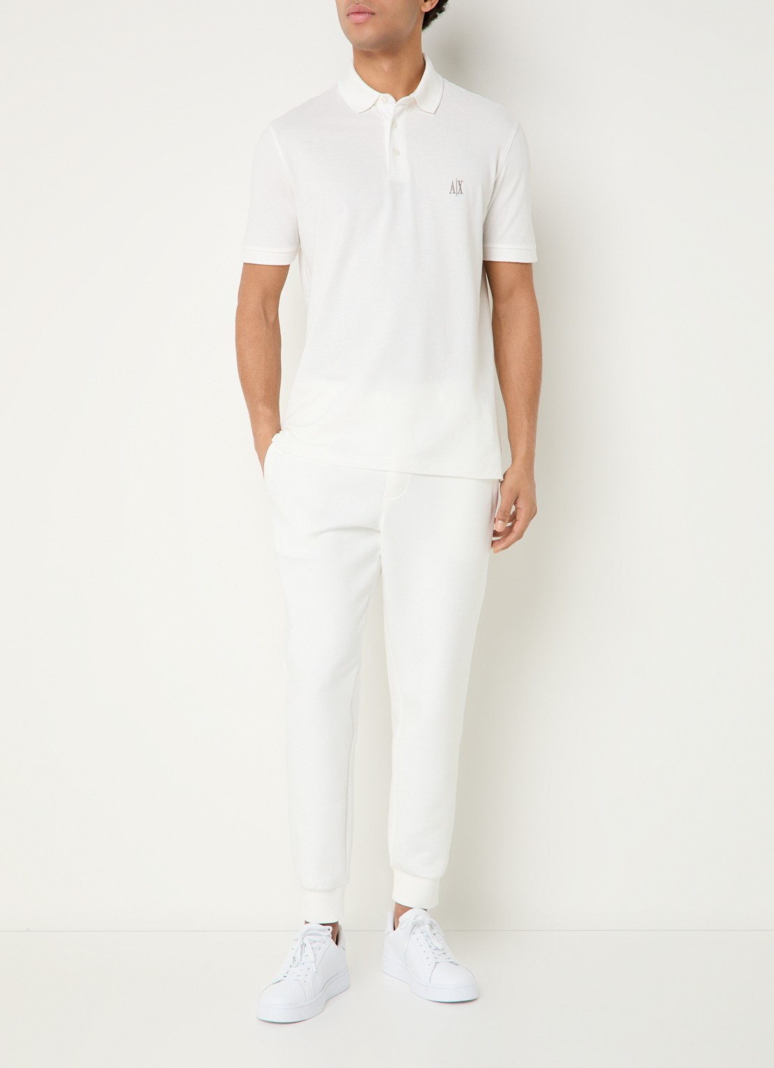 Armani Regular fit polo van piqué katoen met logoborduring - voorkant 3 gebroken wit