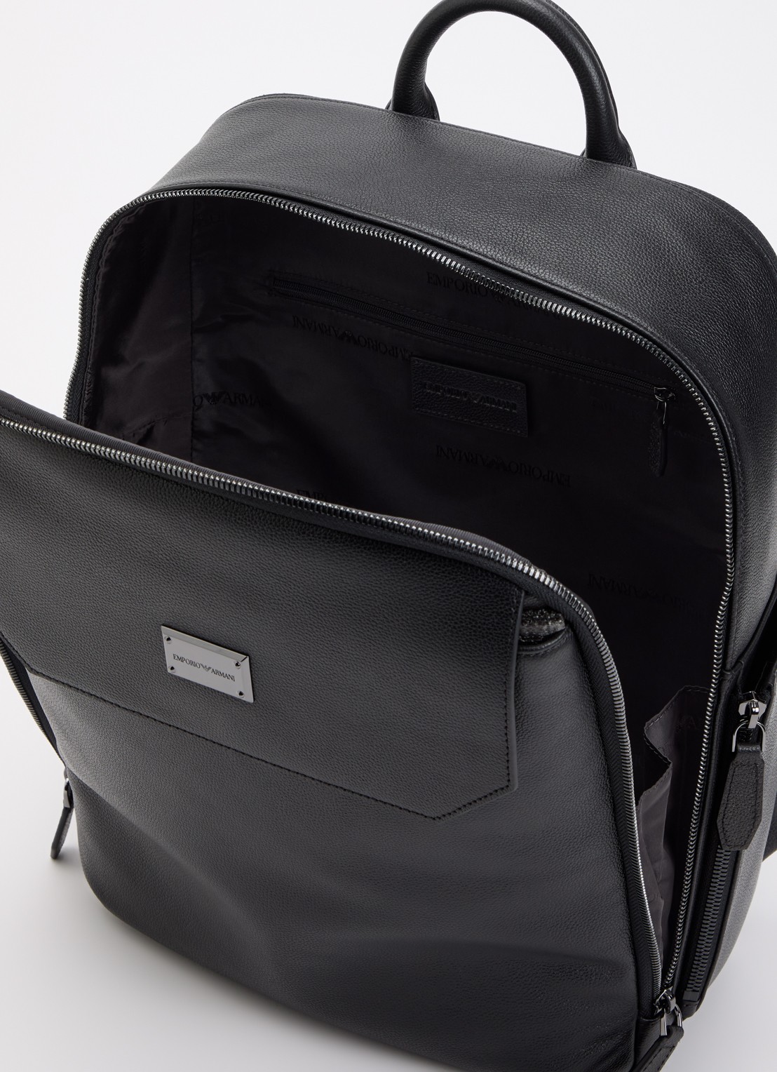 Armani Rugzak van leer met 13 inch laptopvak - detail 2 zwart