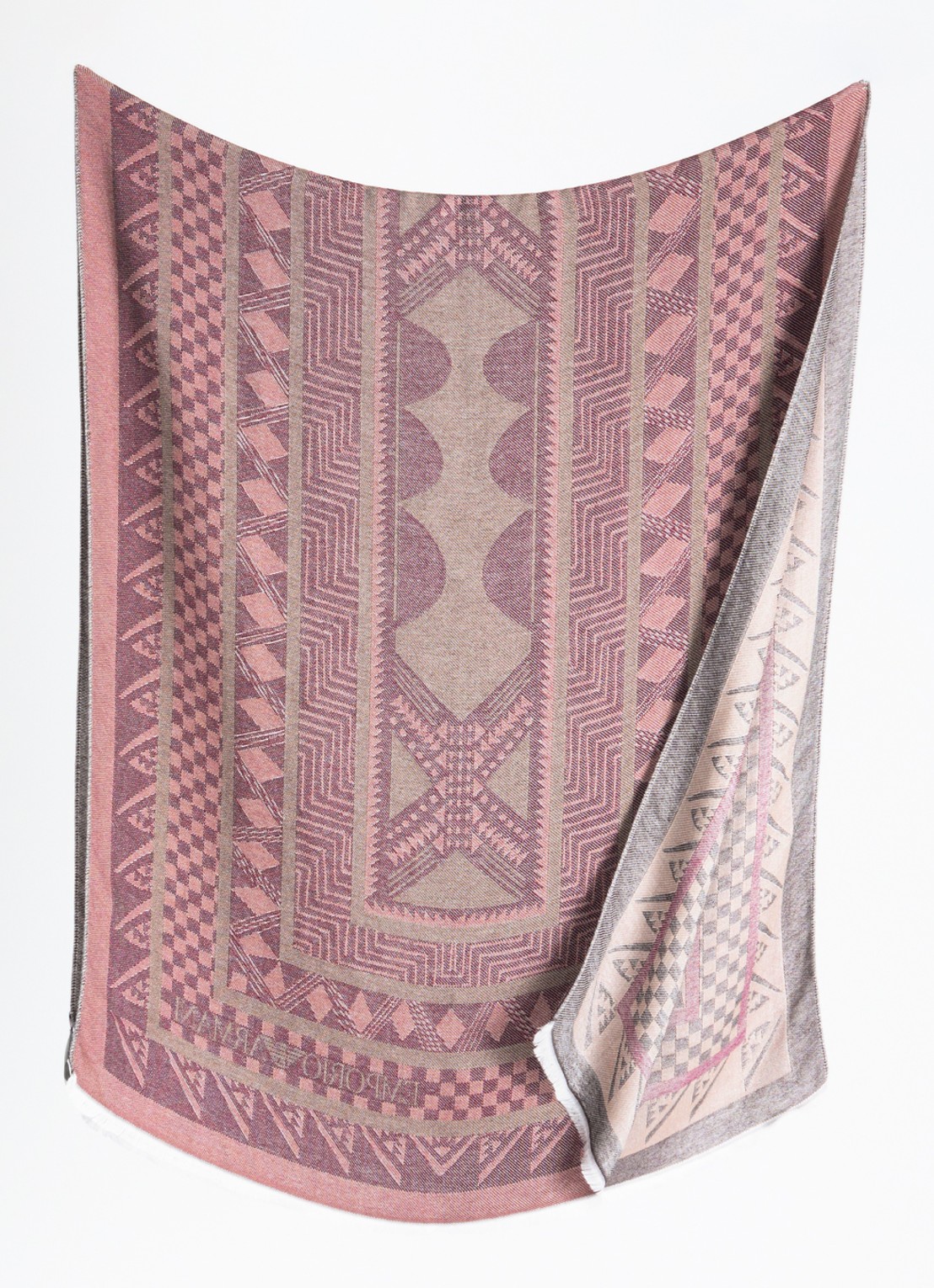 Armani Sjaal met jacquard dessin 120 x 120 cm - detail aubergine