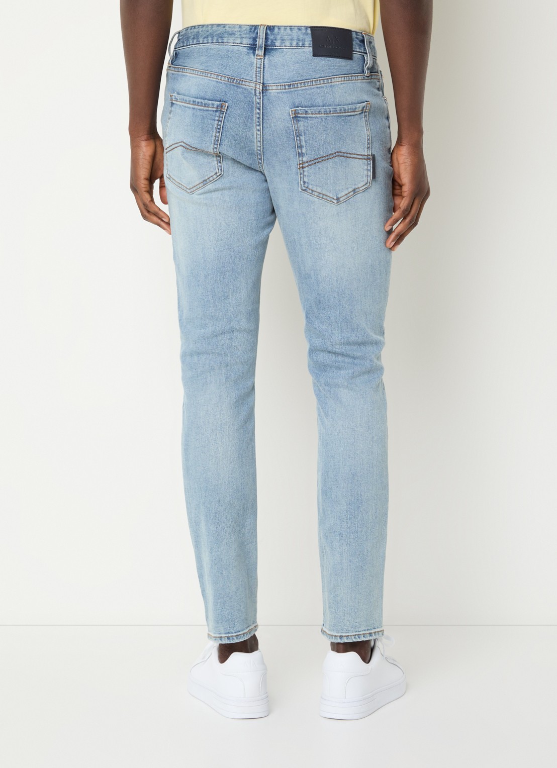 Armani Slim fit jeans met donkere wassing - achterkant 3 lichtblauw