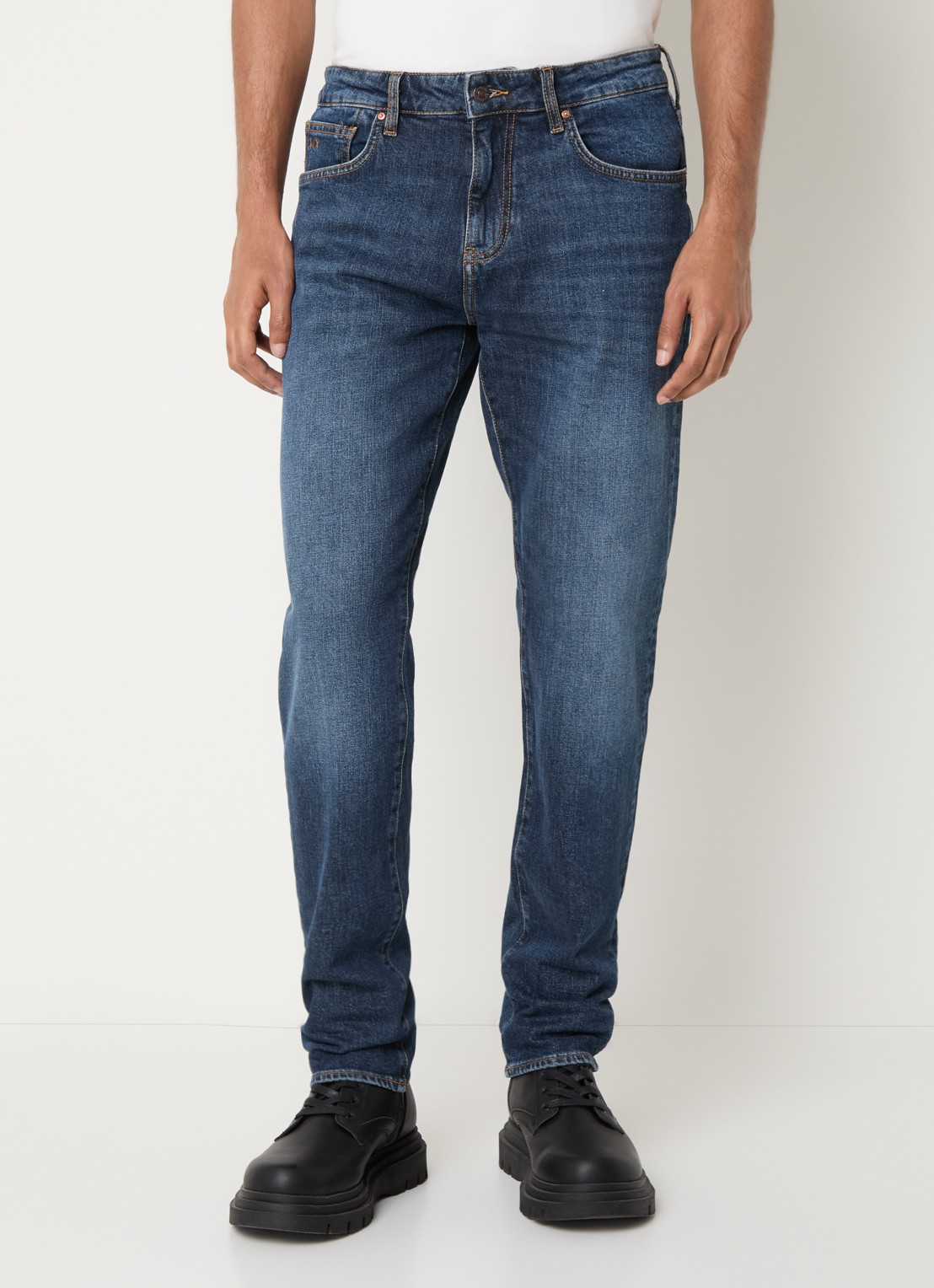 Armani Slim fit jeans met medium wassing en steekzakken - detail indigo