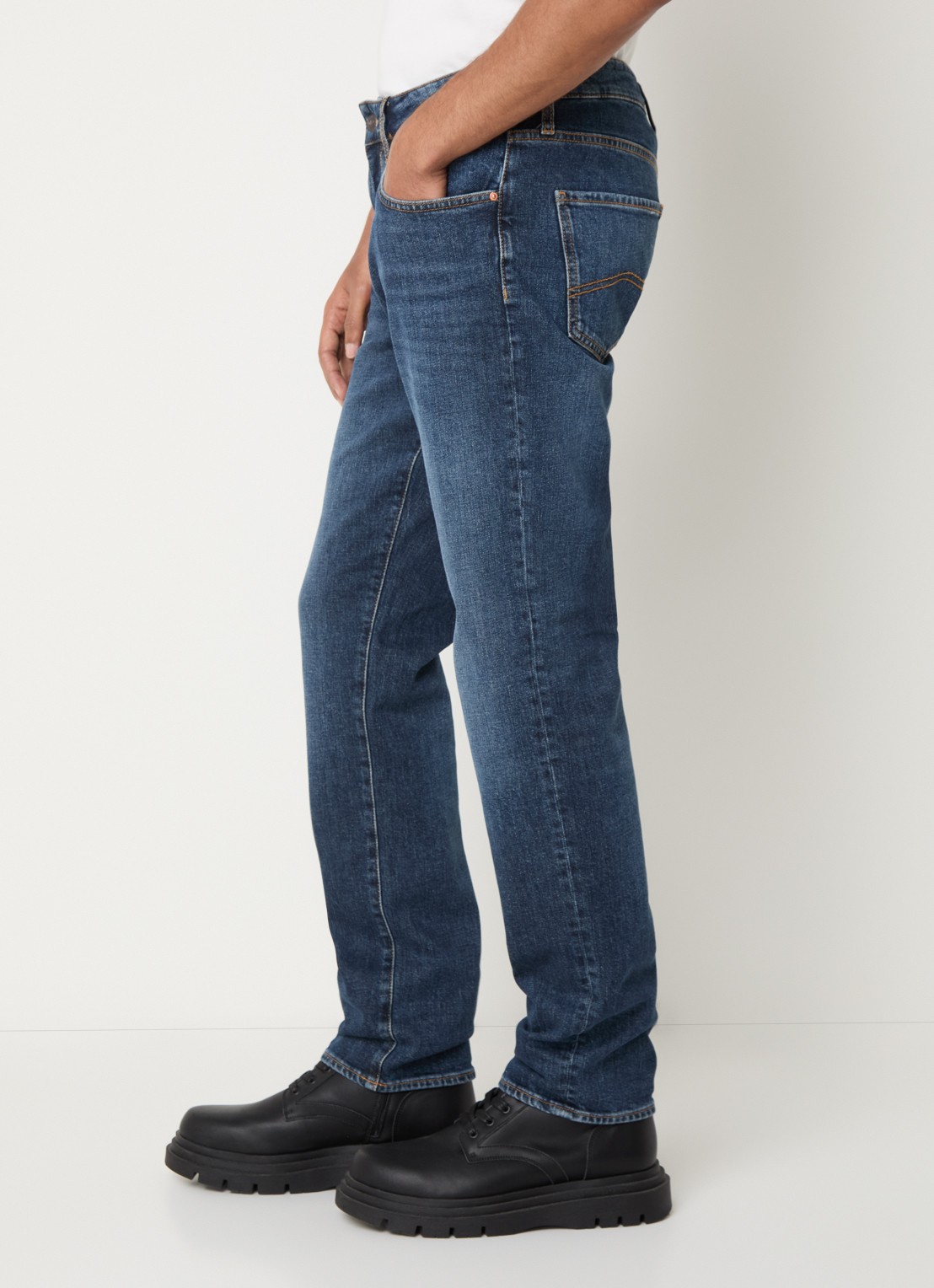 Armani Slim fit jeans met medium wassing en steekzakken - detail 2 indigo