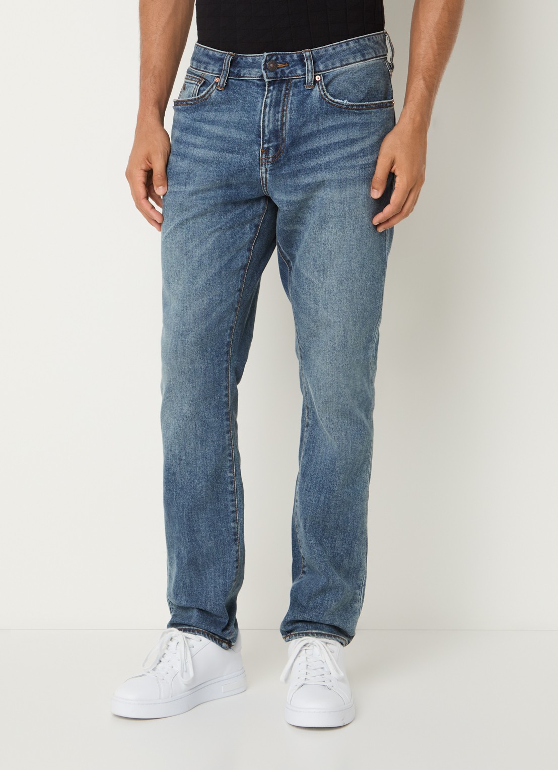 Armani Slim fit jeans met medium wassing - detail 3 medium blue denim-mb002
