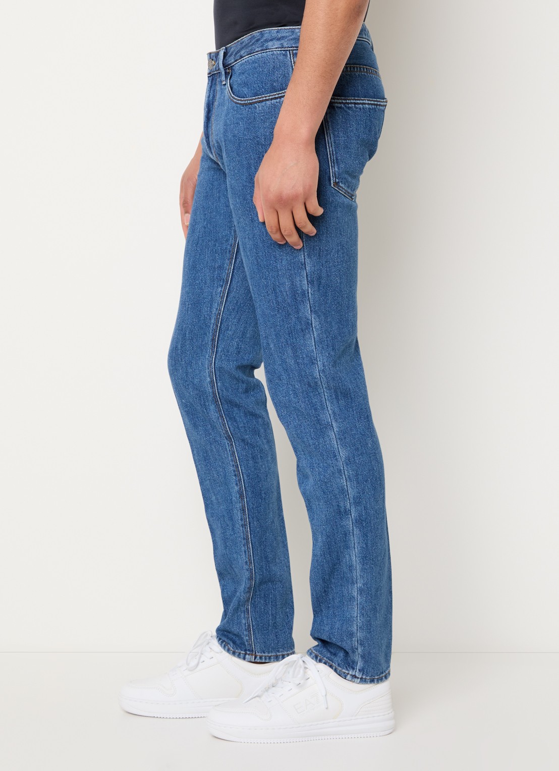 Armani Slim fit jeans met medium wassing - detail 3 indigo