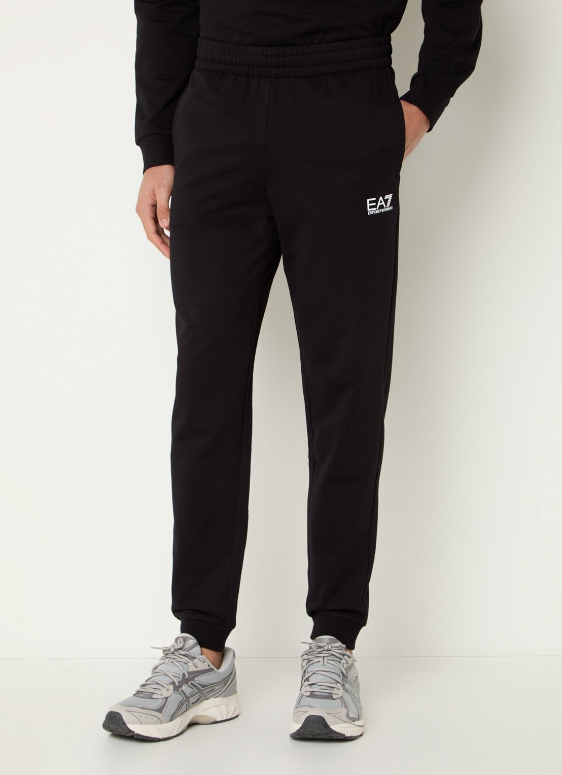 Armani Slim fit joggingbroek met logo en steekzakken - detail 4 zwart