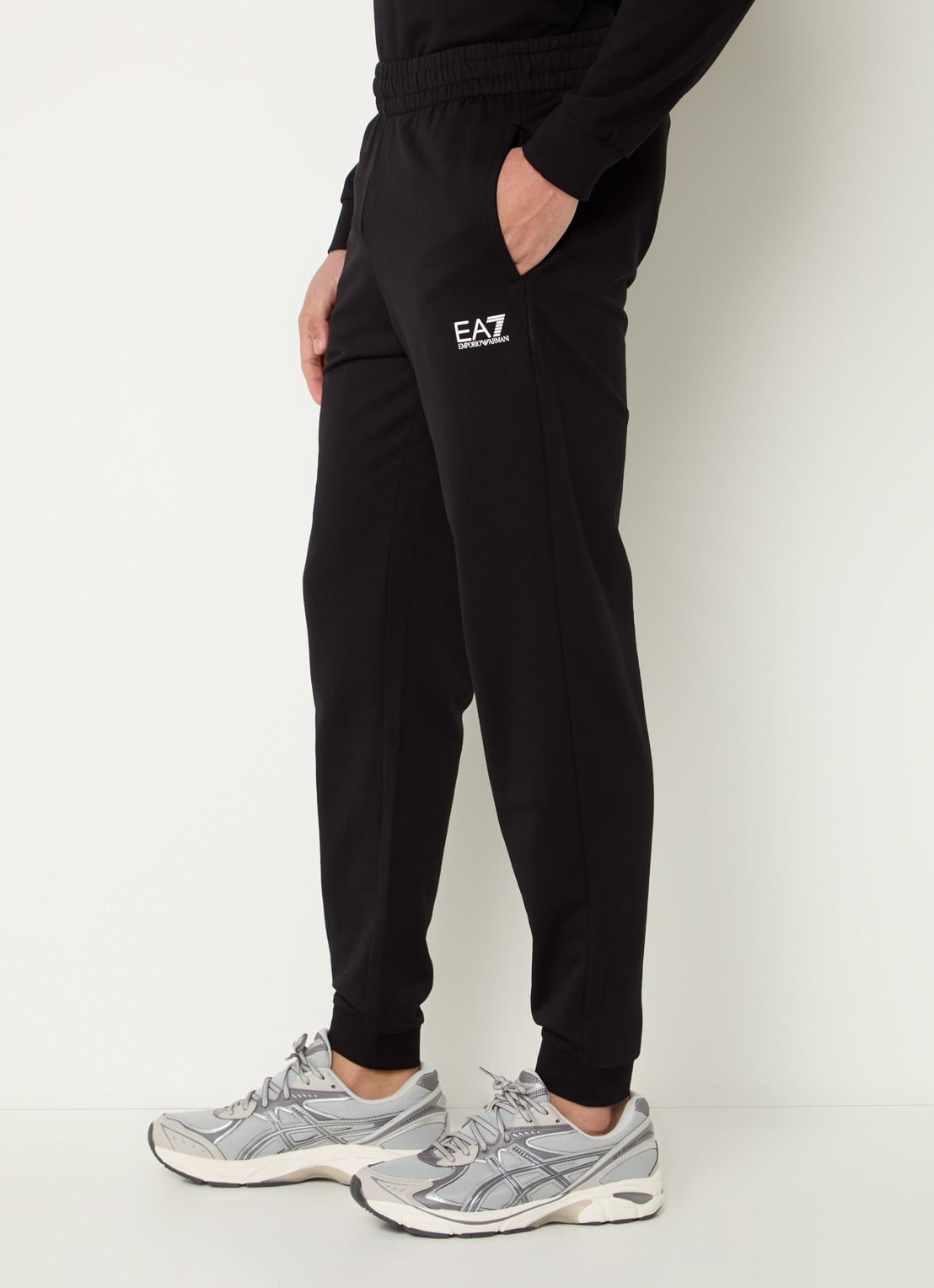 Armani Slim fit joggingbroek met logo en steekzakken - detail 5 zwart