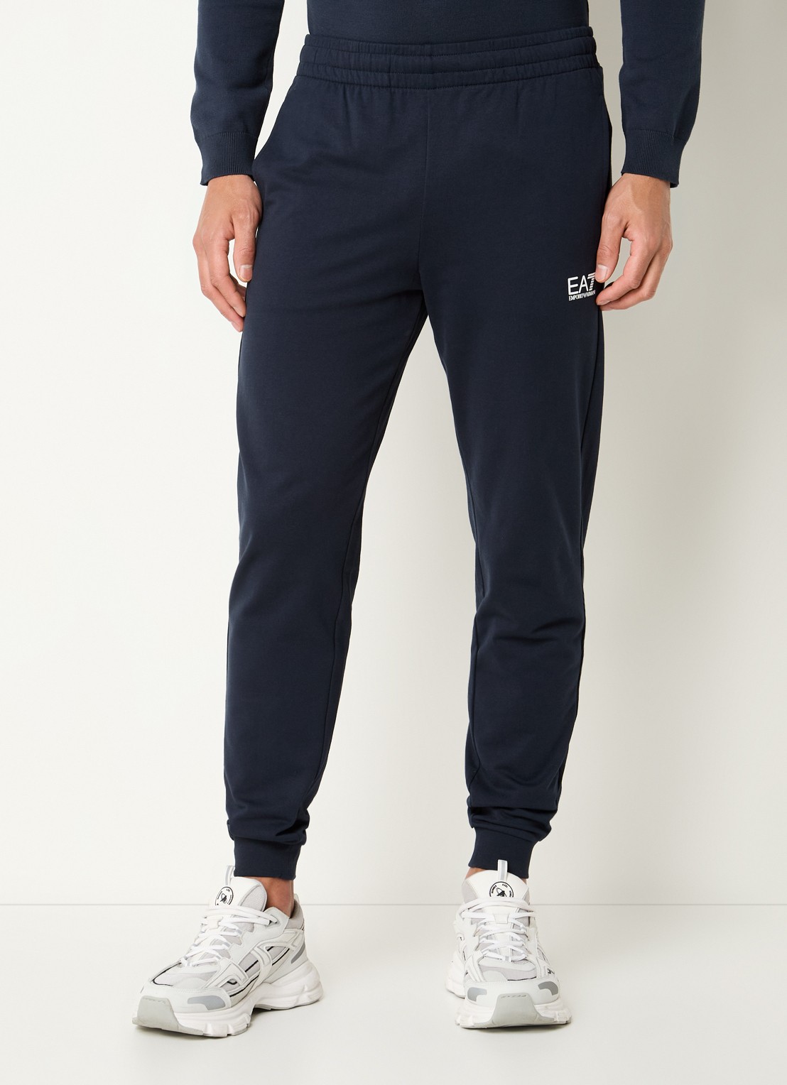 Armani Slim fit joggingbroek met logo en steekzakken - detail 4 donkerblauw